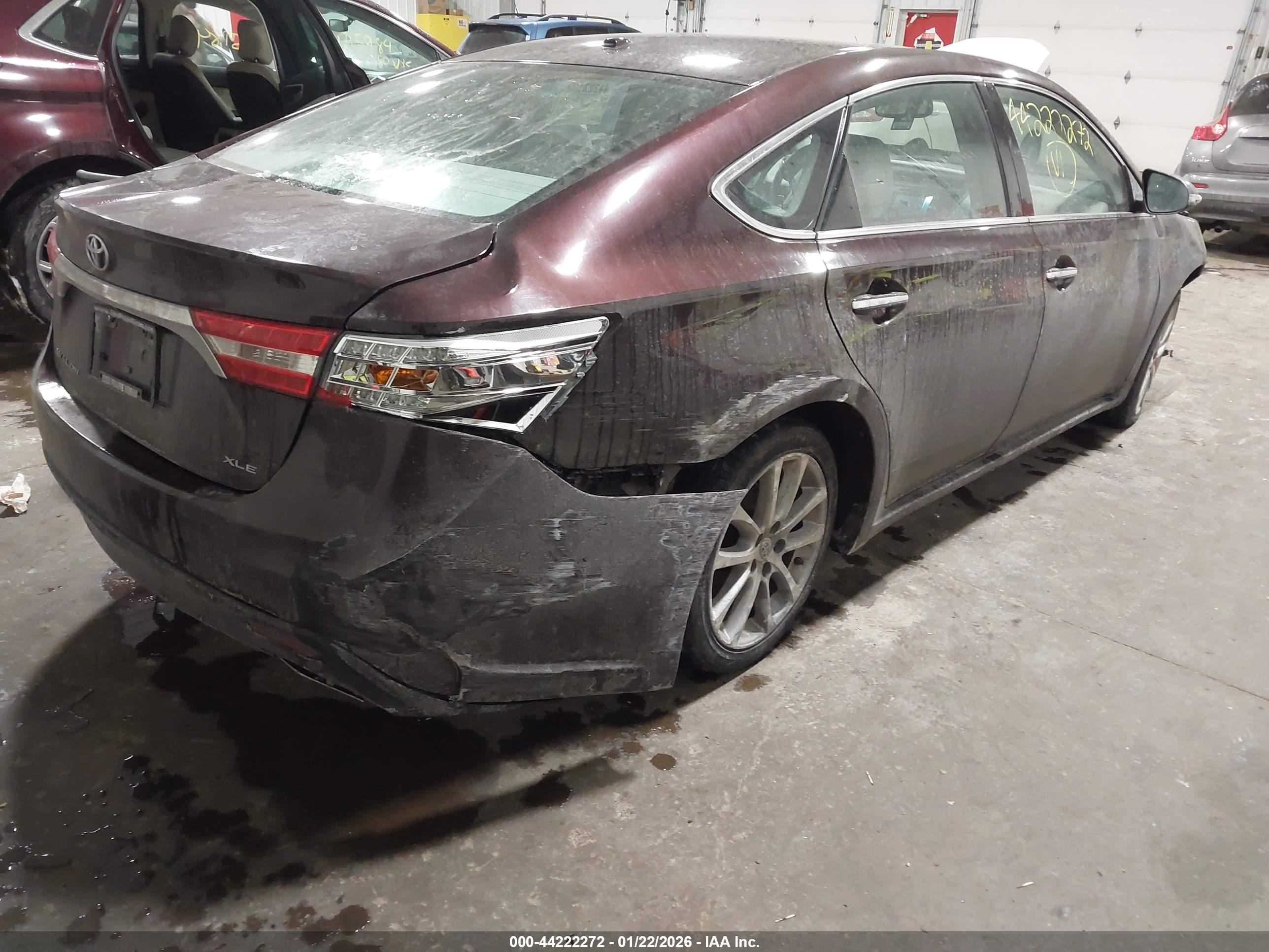 TOYOTA AVALON image 4
