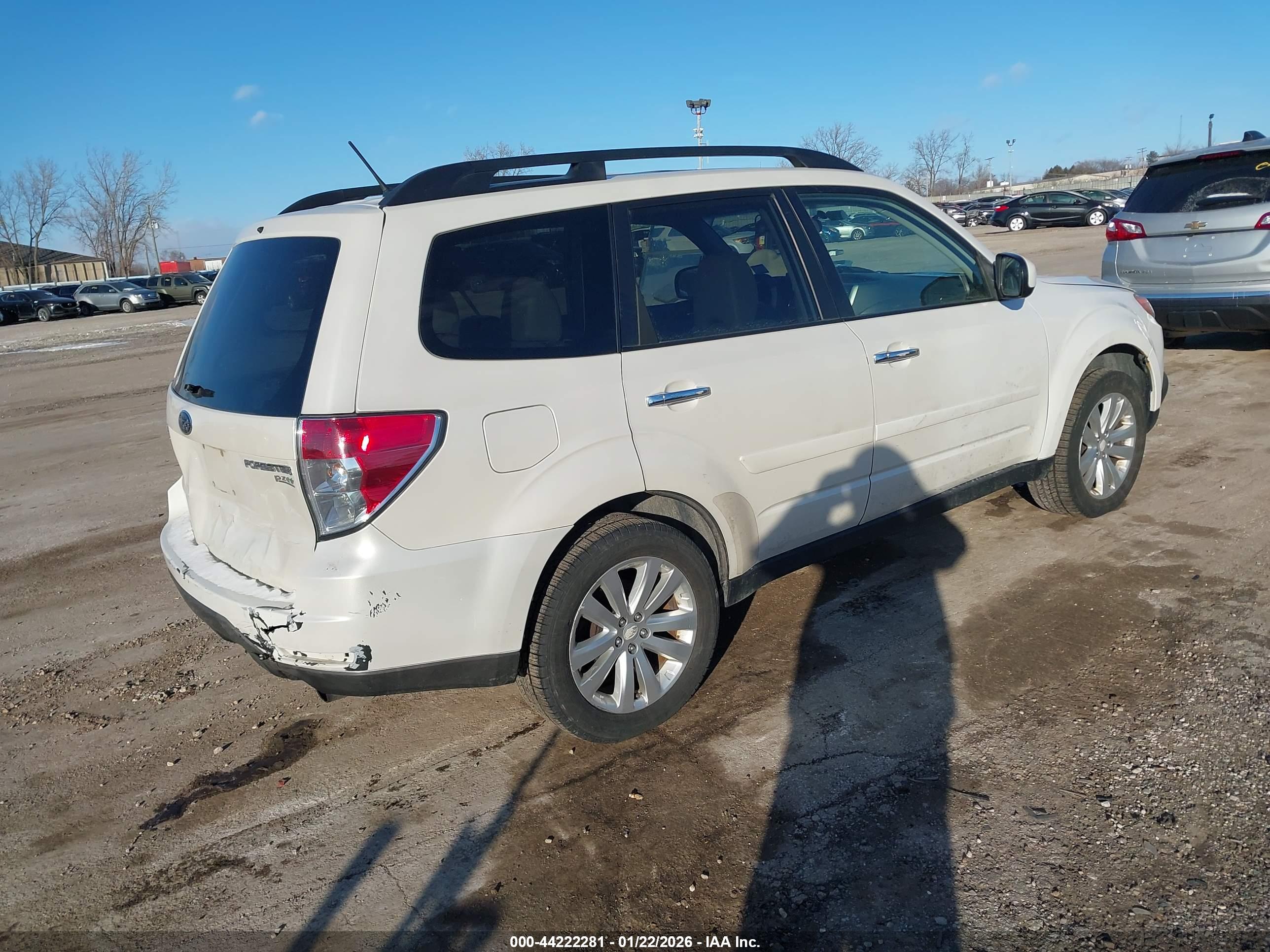SUBARU FORESTER image 4