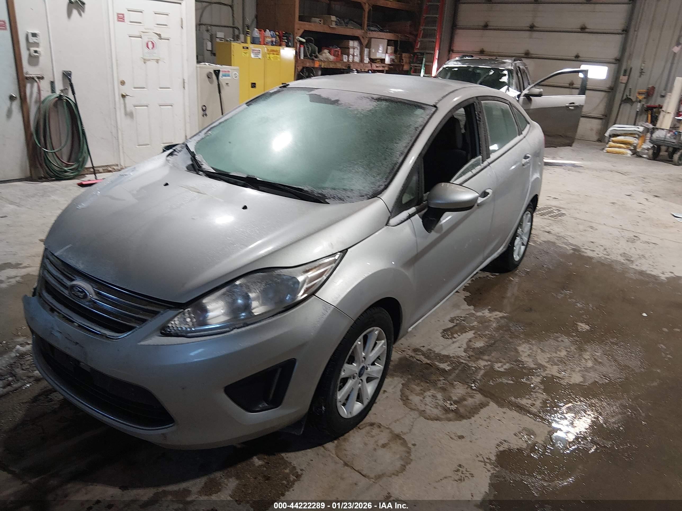 FORD FIESTA image 2