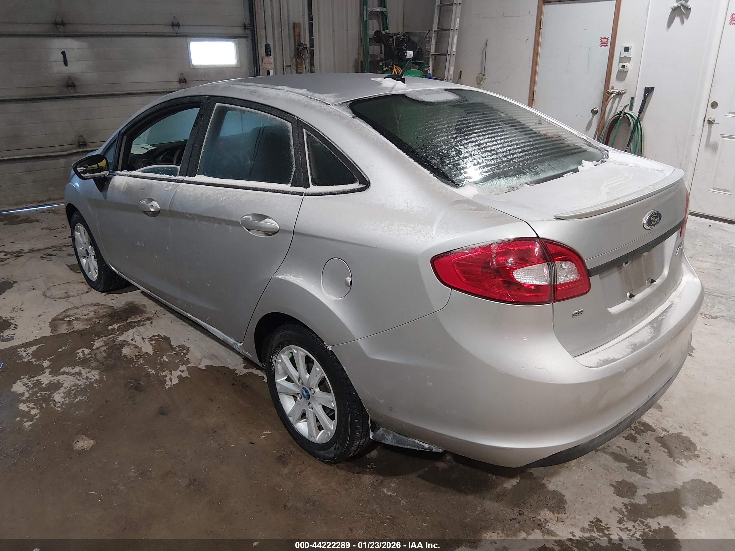 FORD FIESTA image 3