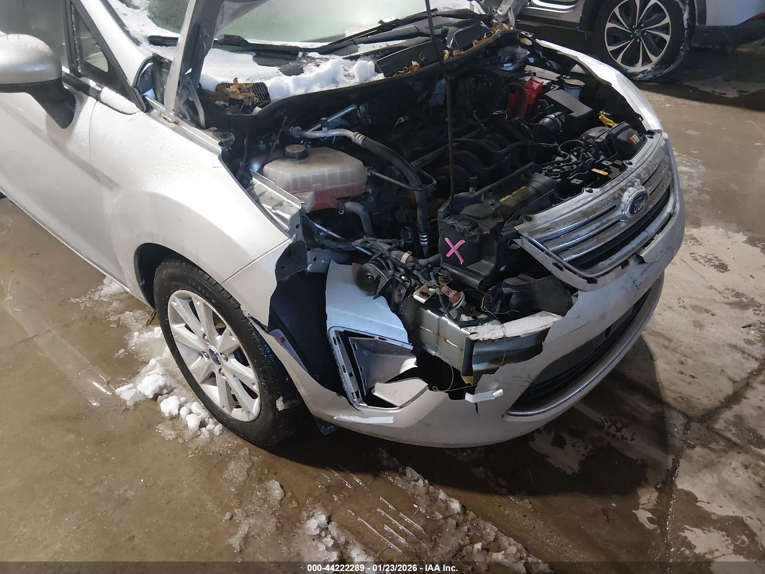 FORD FIESTA image 6