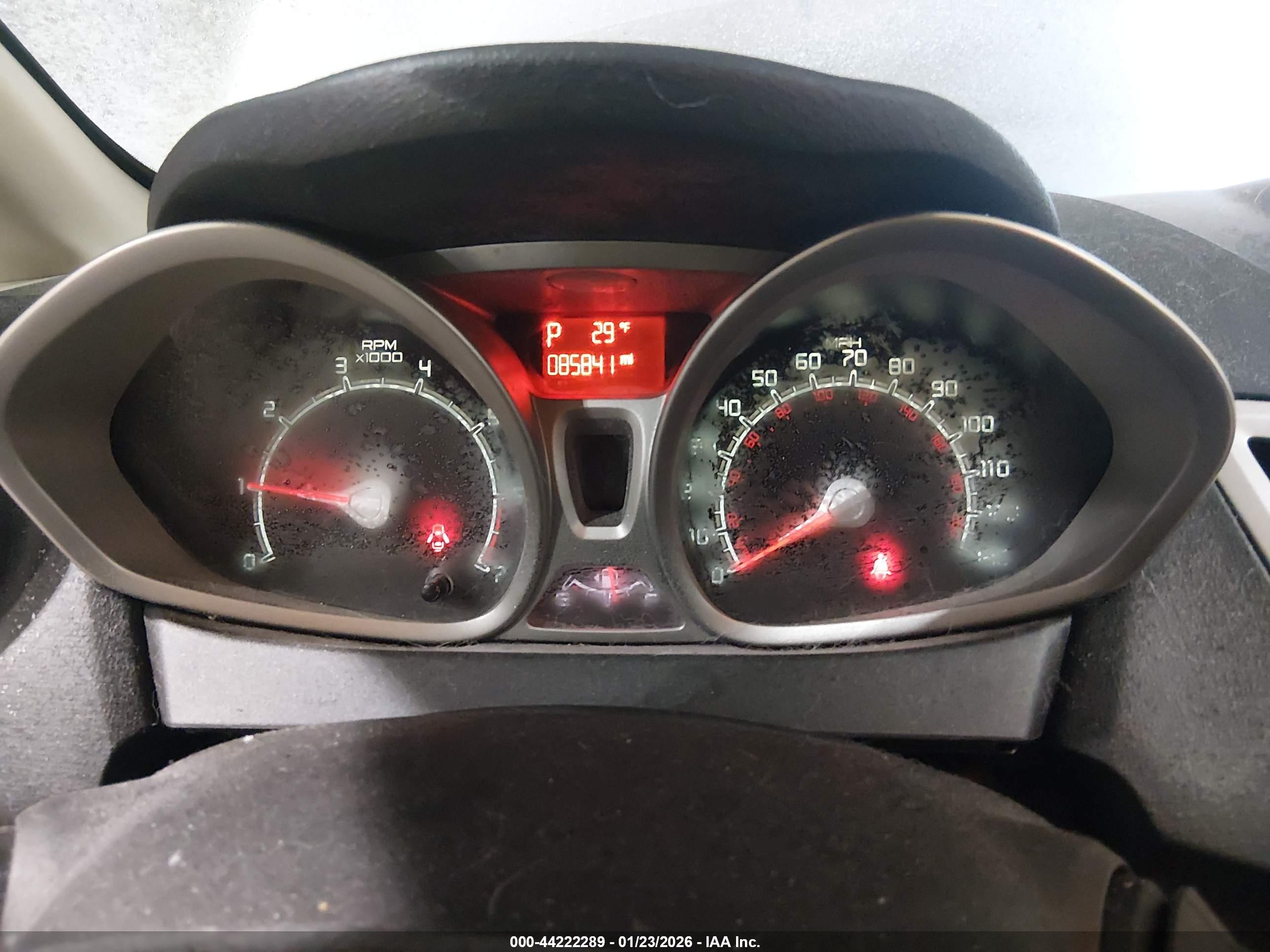 FORD FIESTA image 7