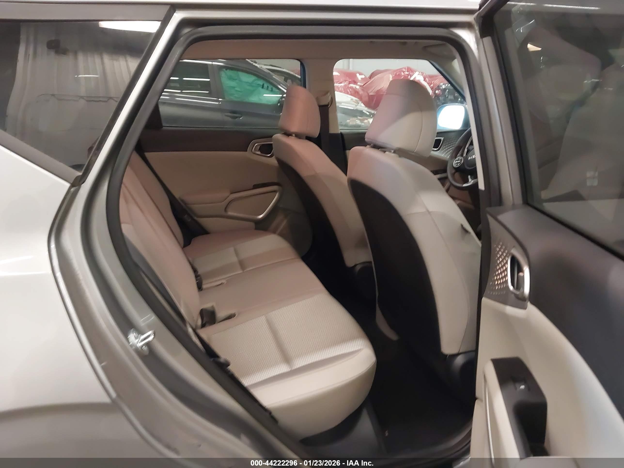 KIA SOUL image 8