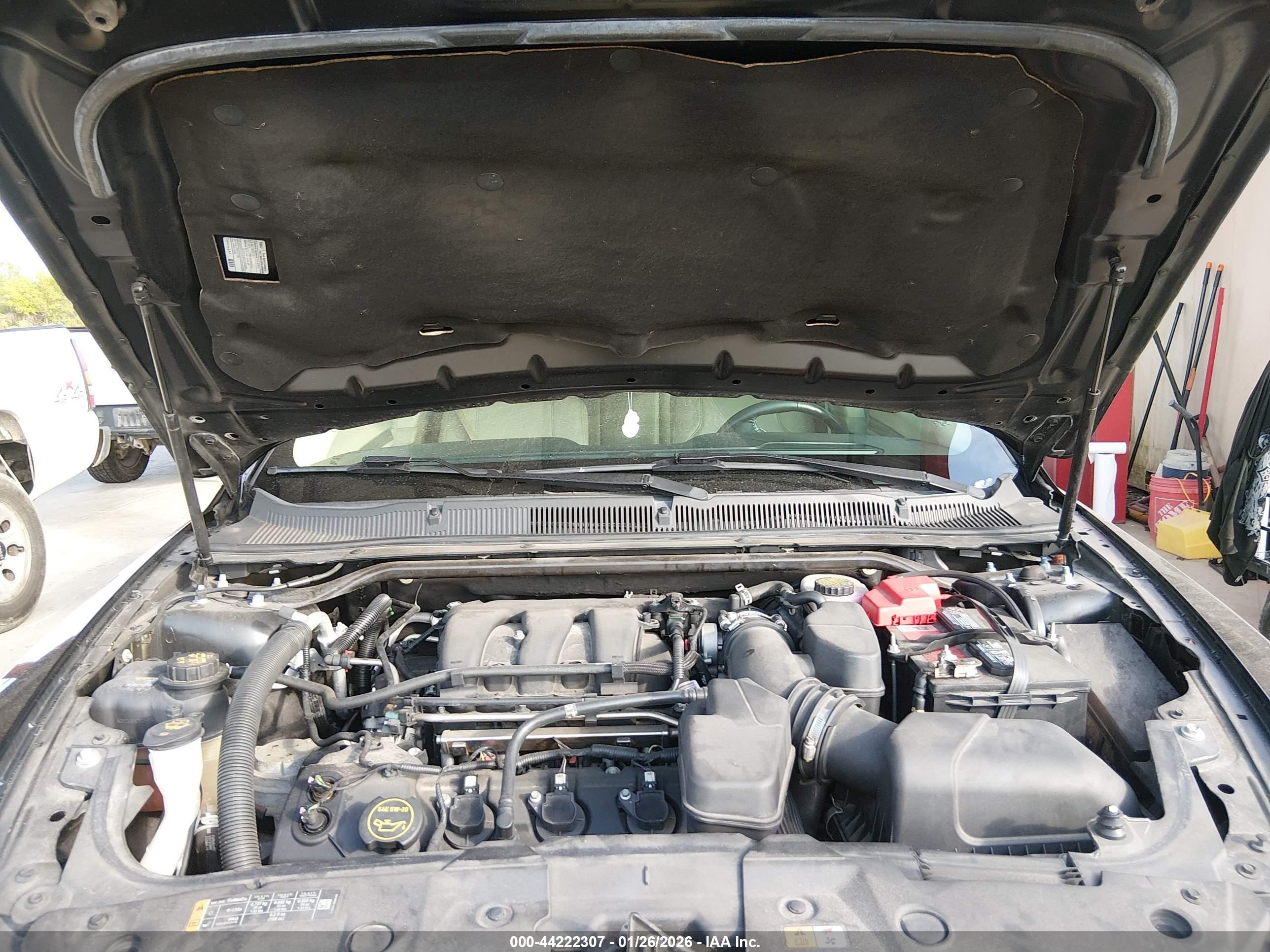 FORD TAURUS image 10
