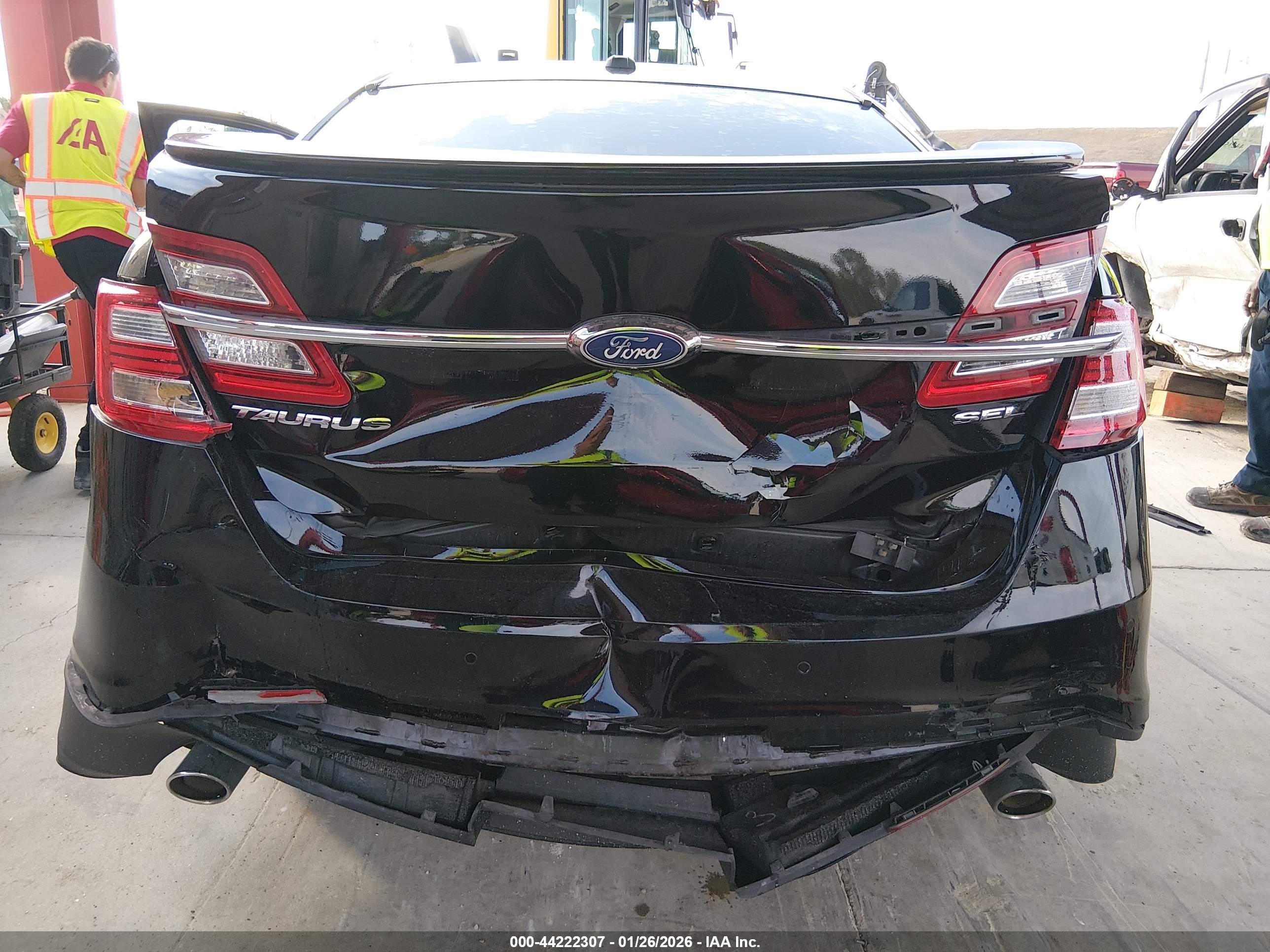 FORD TAURUS image 6