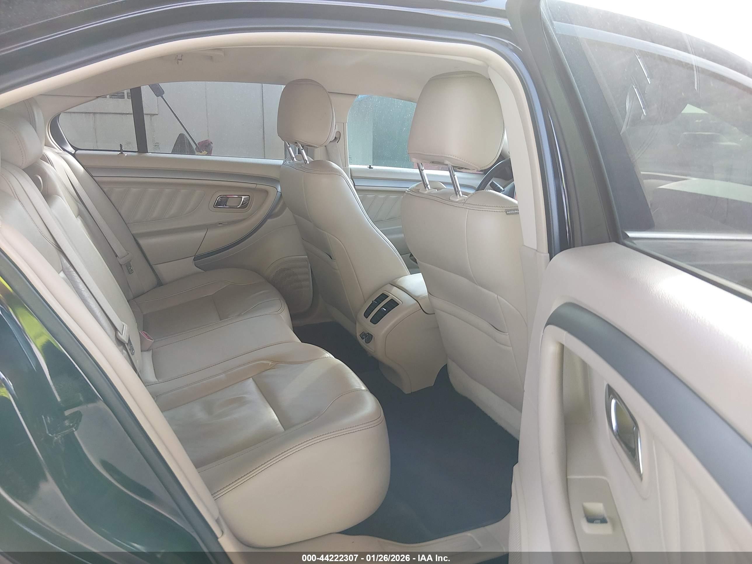 FORD TAURUS image 8