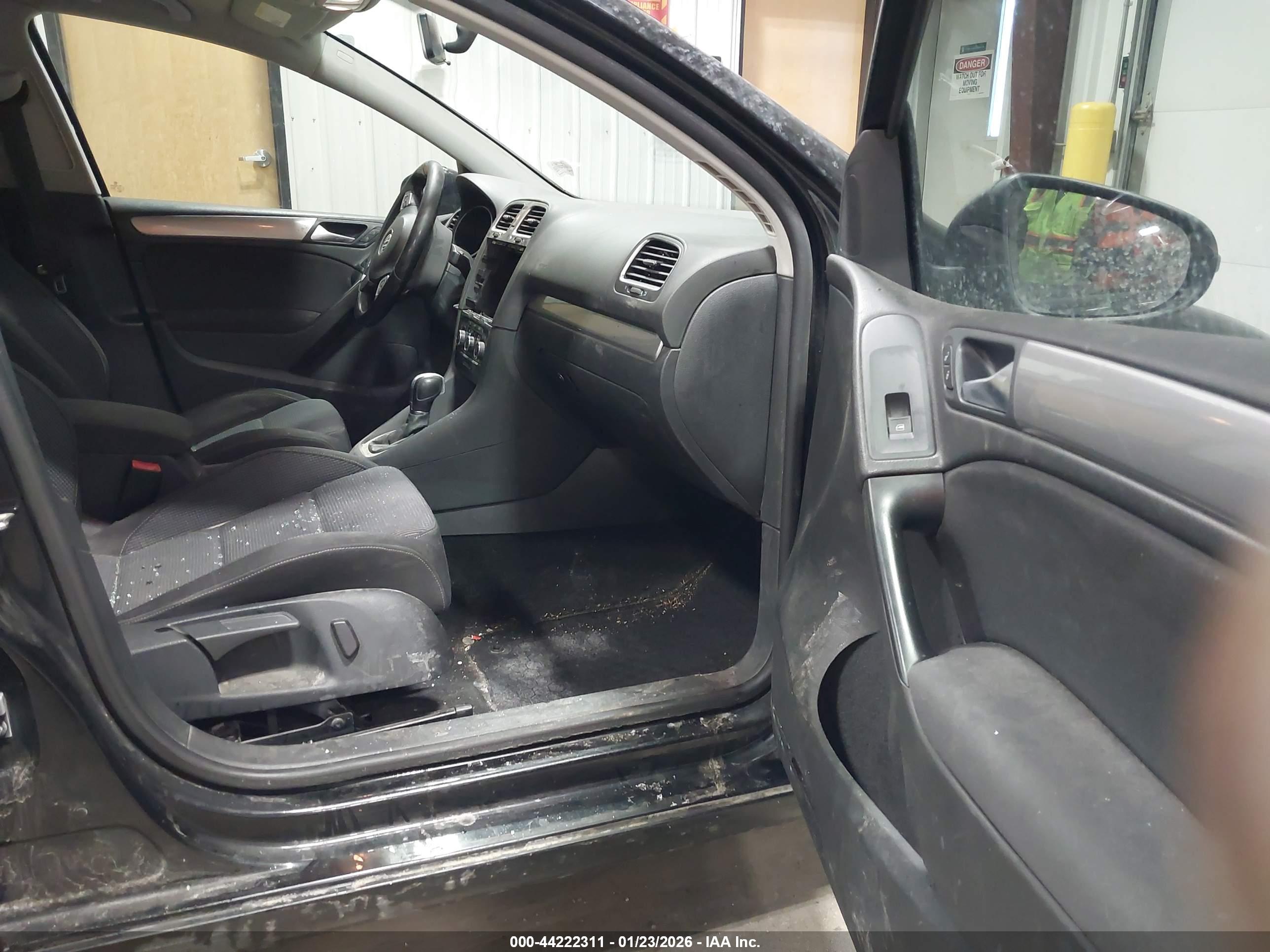 VOLKSWAGEN GOLF image 5