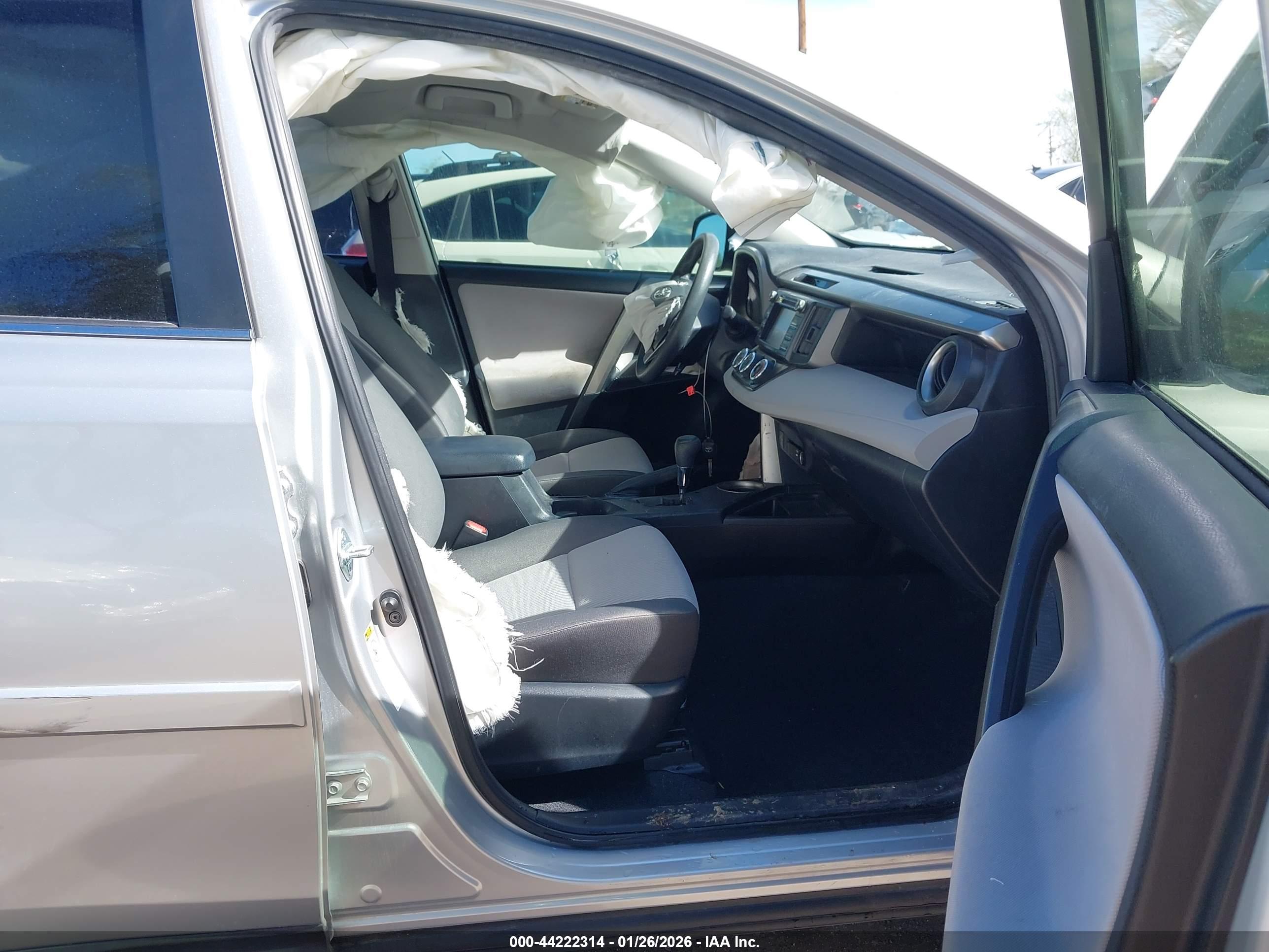 TOYOTA RAV4 image 5