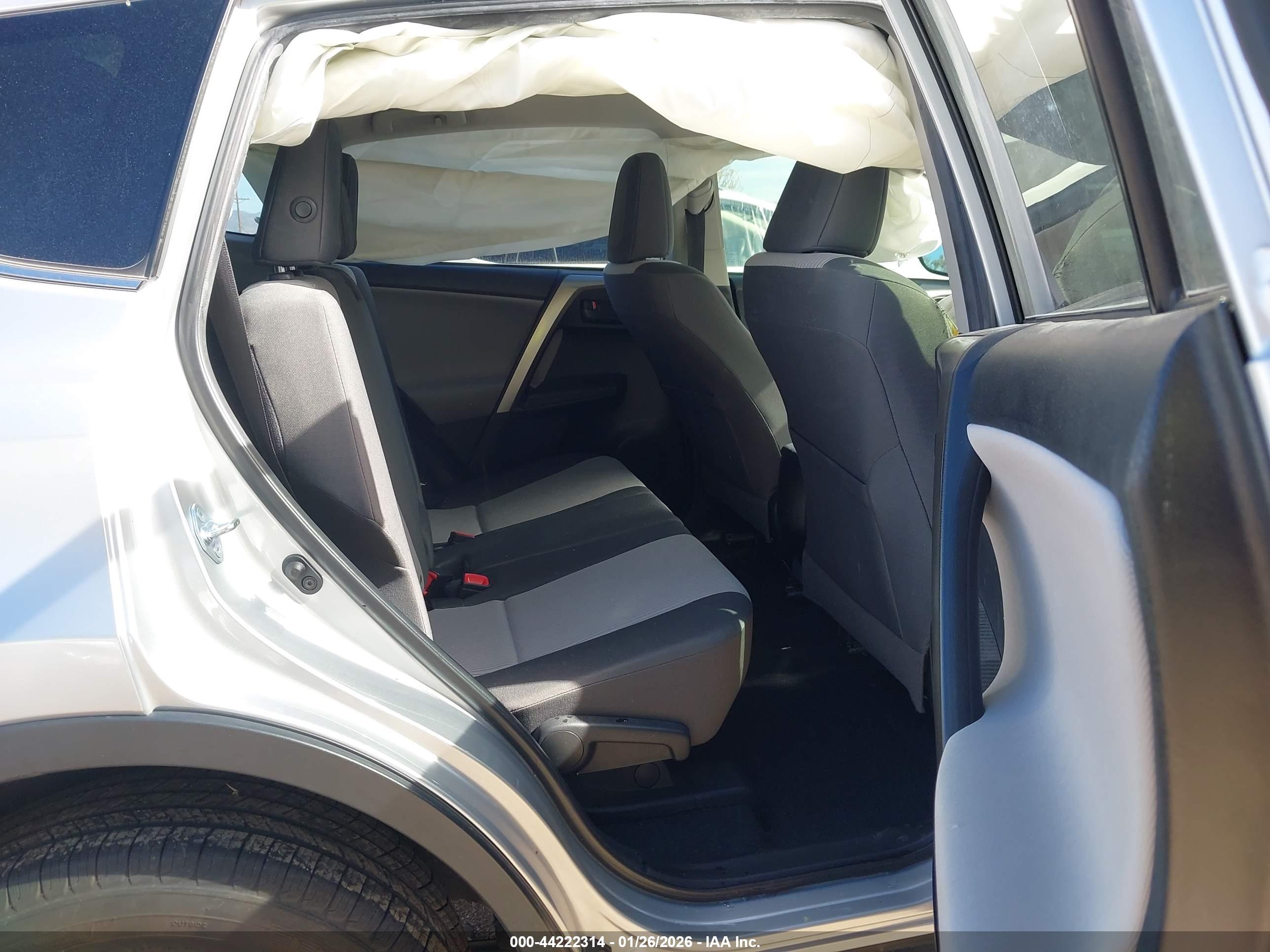 TOYOTA RAV4 image 8