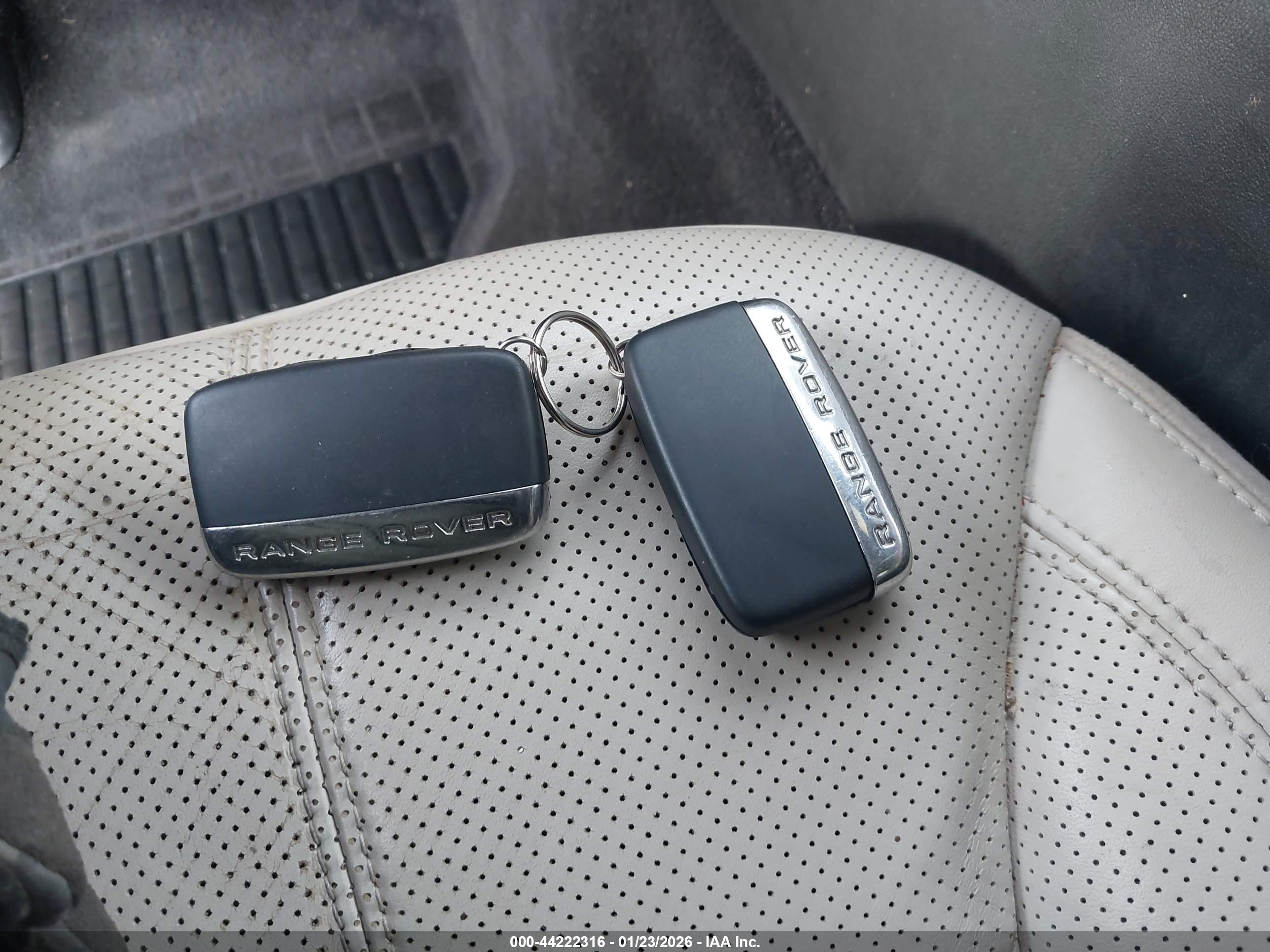 LAND ROVER image 11