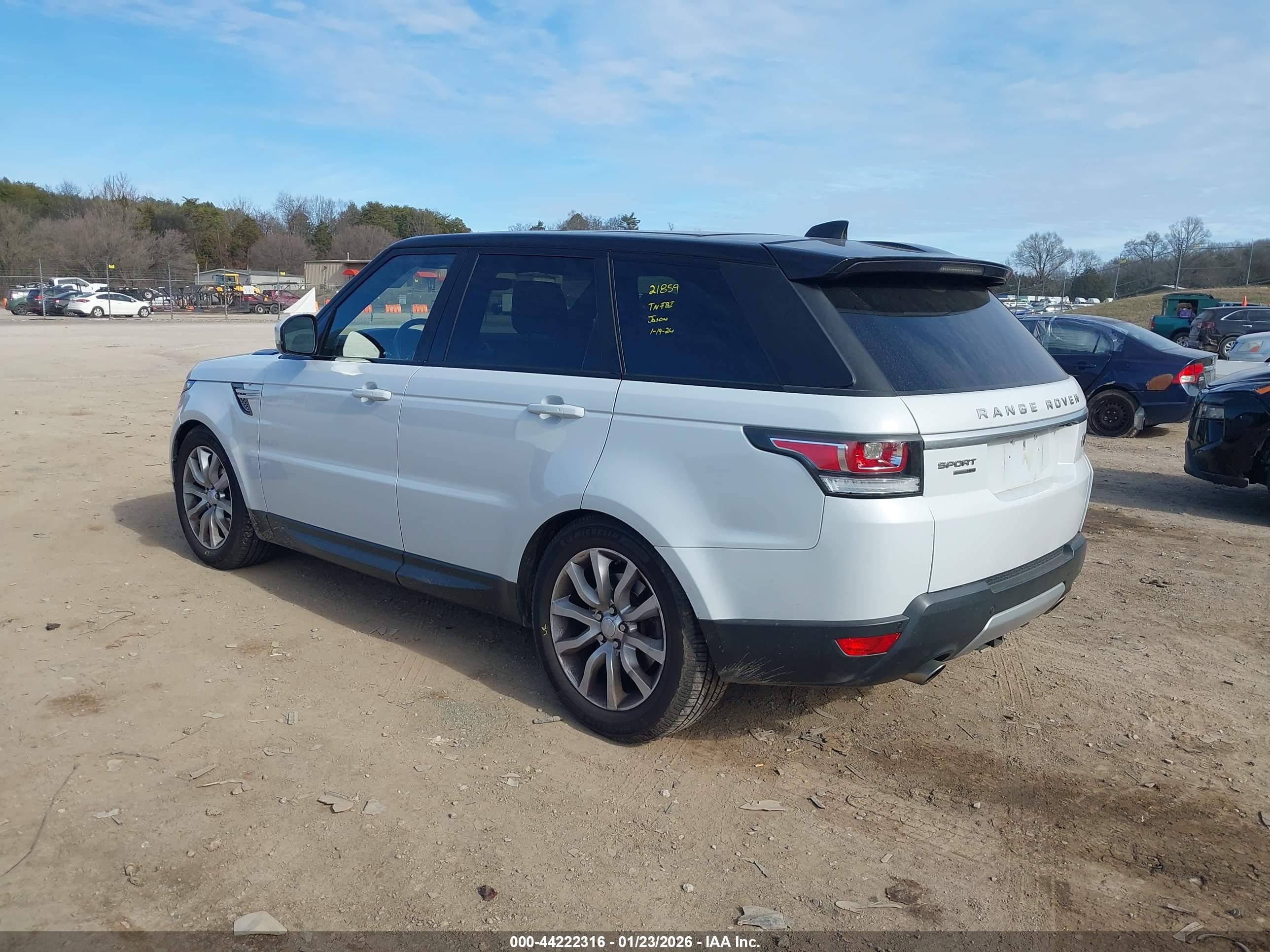 LAND ROVER image 3