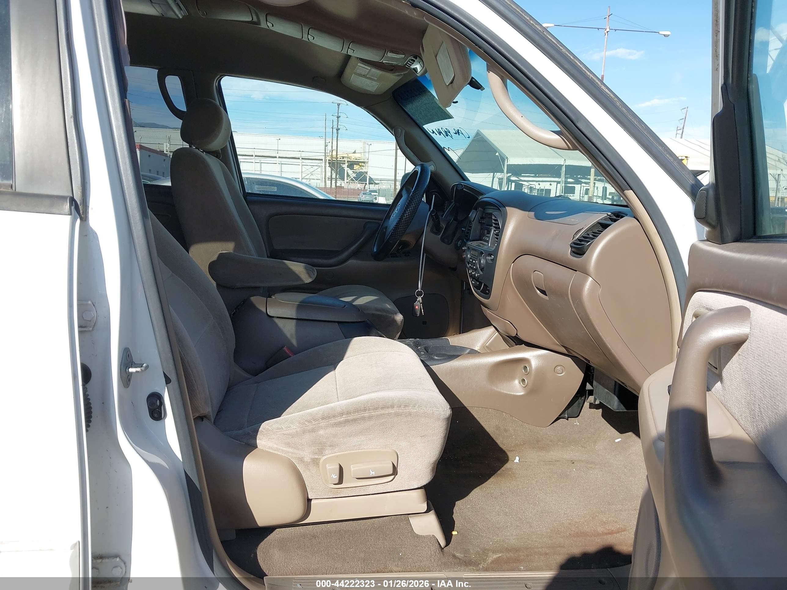 TOYOTA SEQUOIA image 5