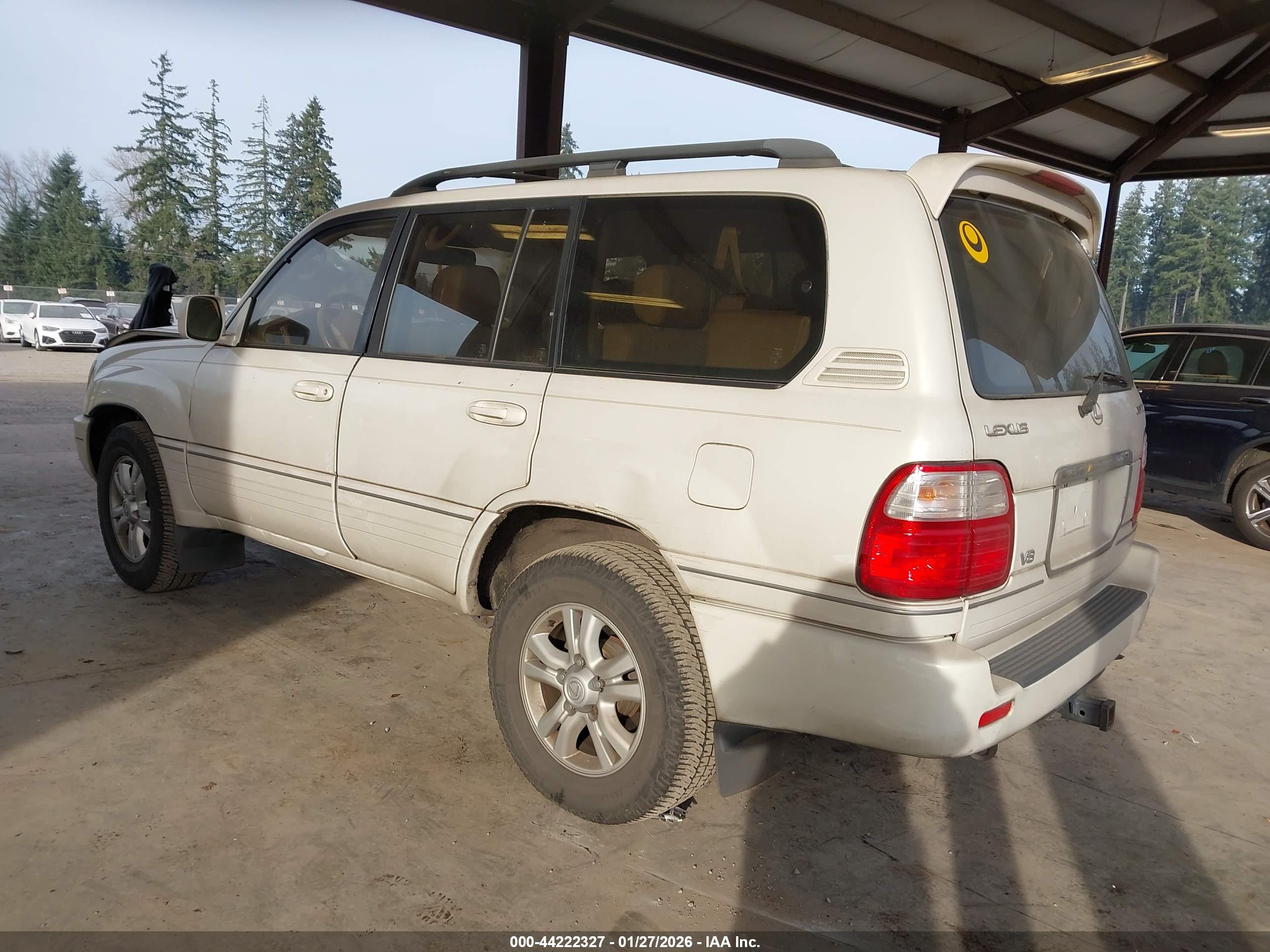 LEXUS LX image 3