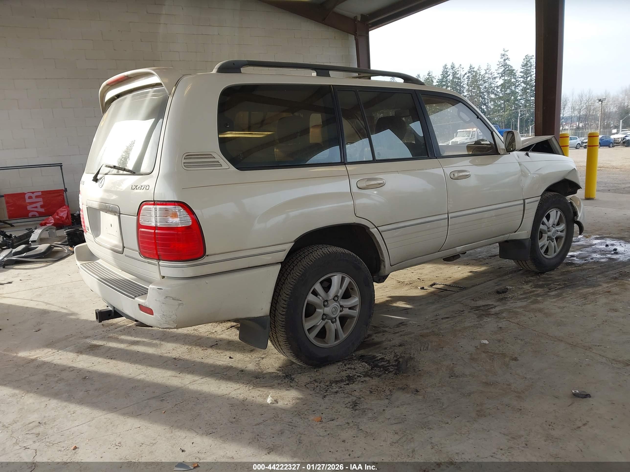 LEXUS LX image 4