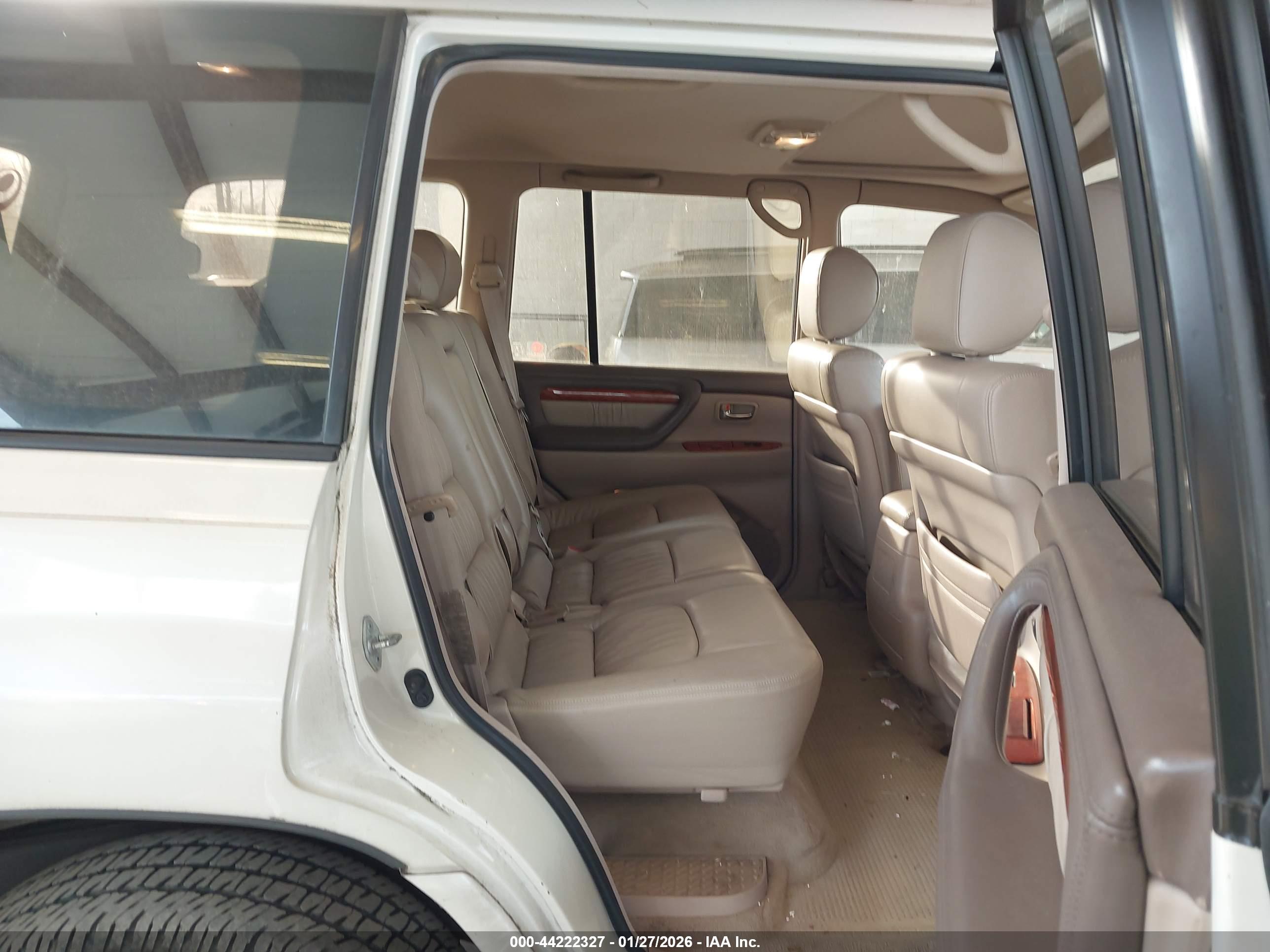 LEXUS LX image 8