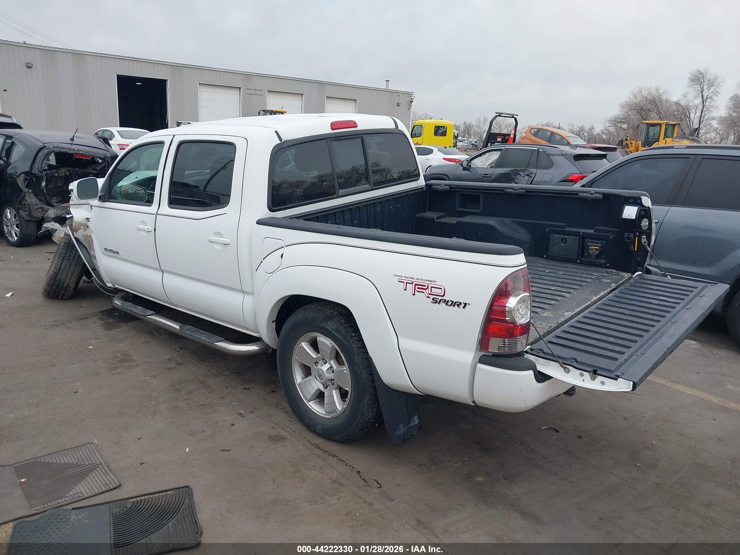 TOYOTA TACOMA image 3