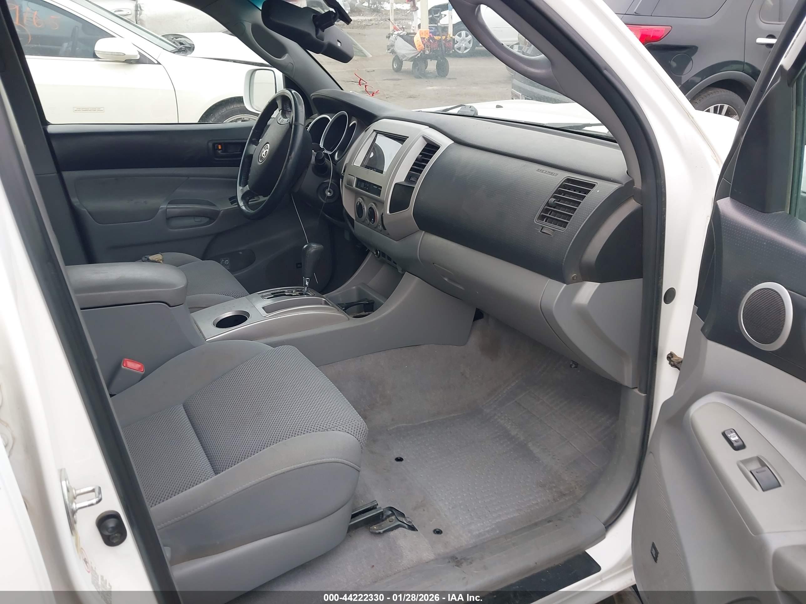 TOYOTA TACOMA image 5
