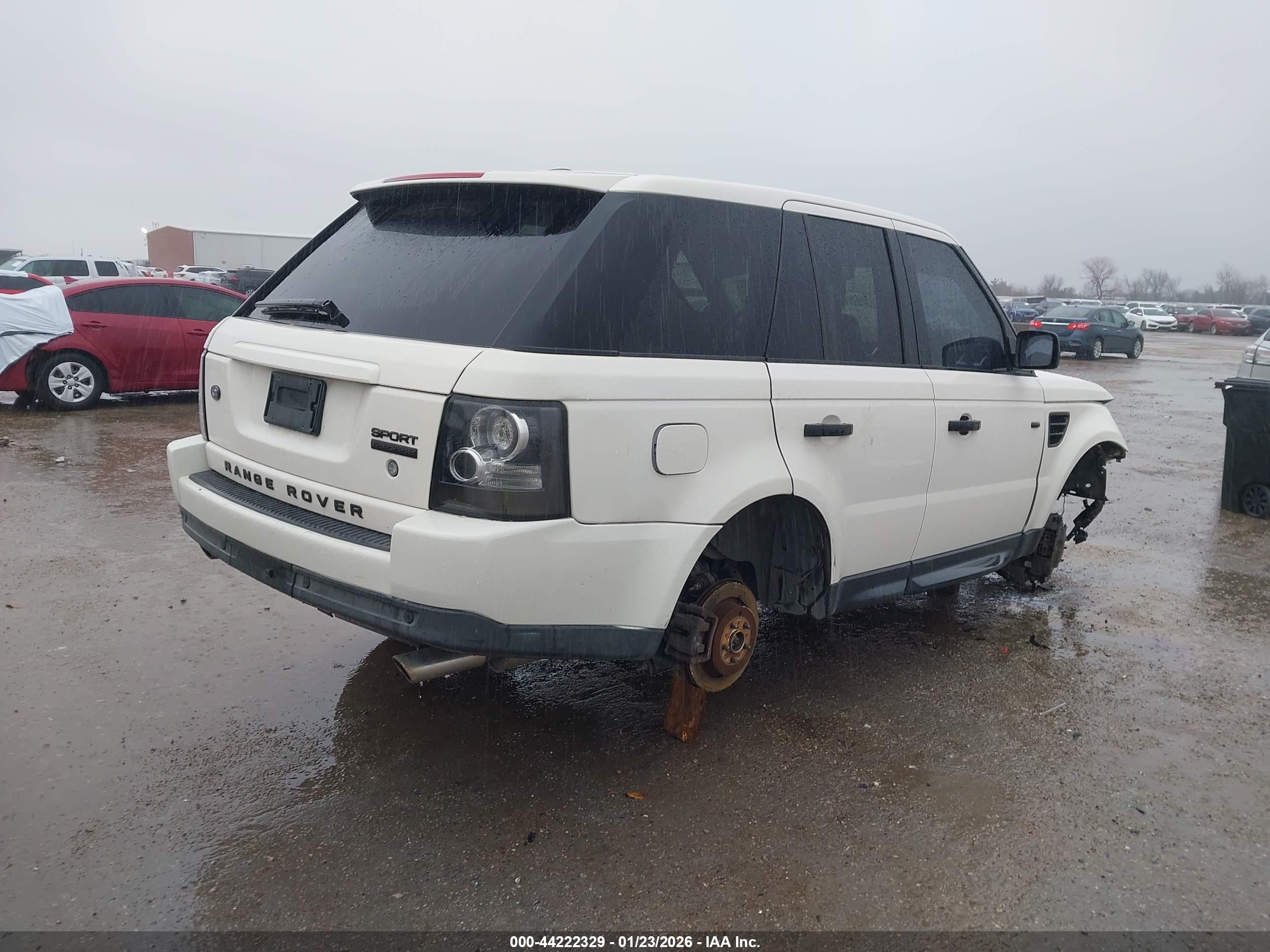 LAND ROVER image 4