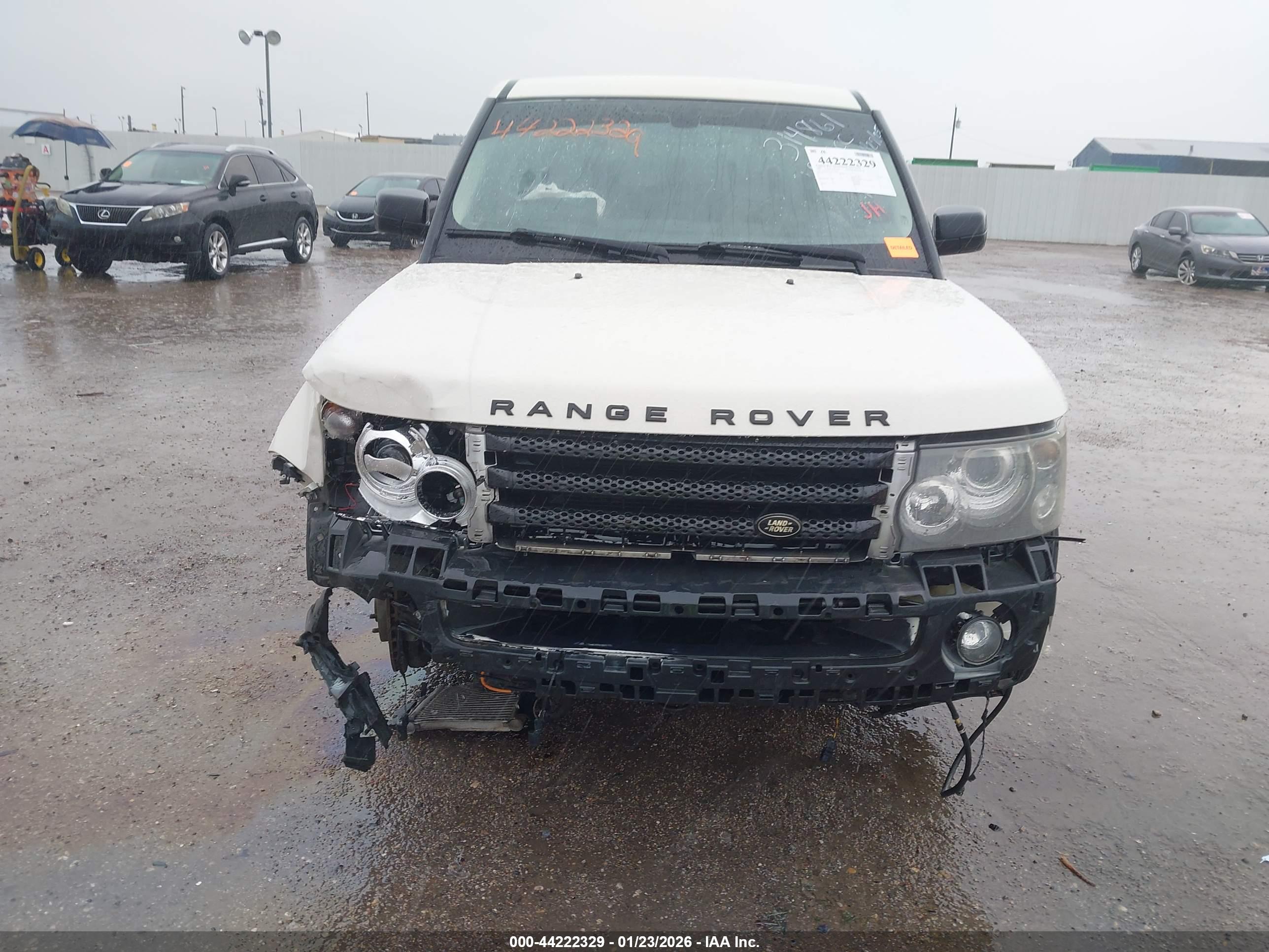 LAND ROVER image 6