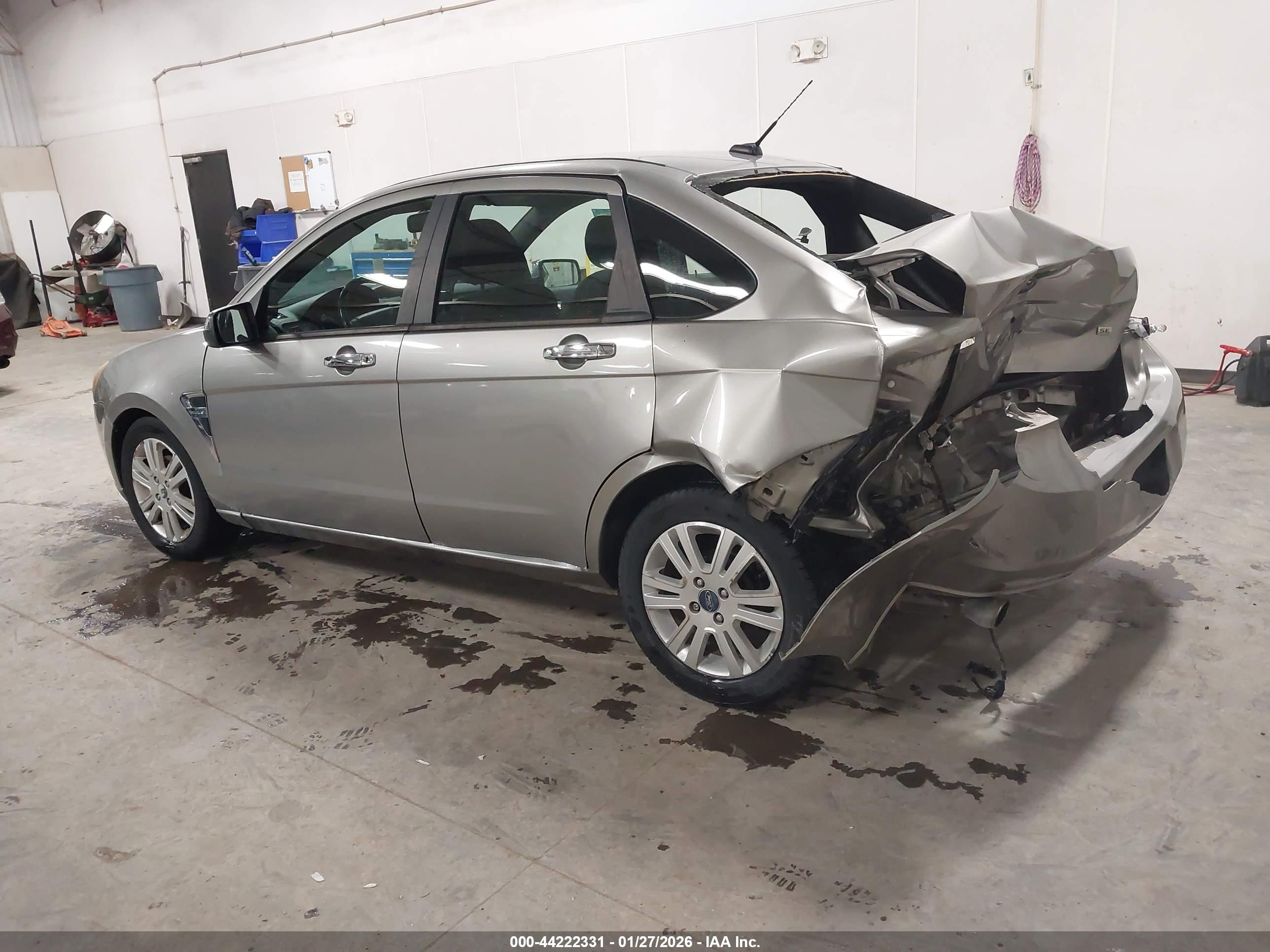 FORD FOCUS image 3
