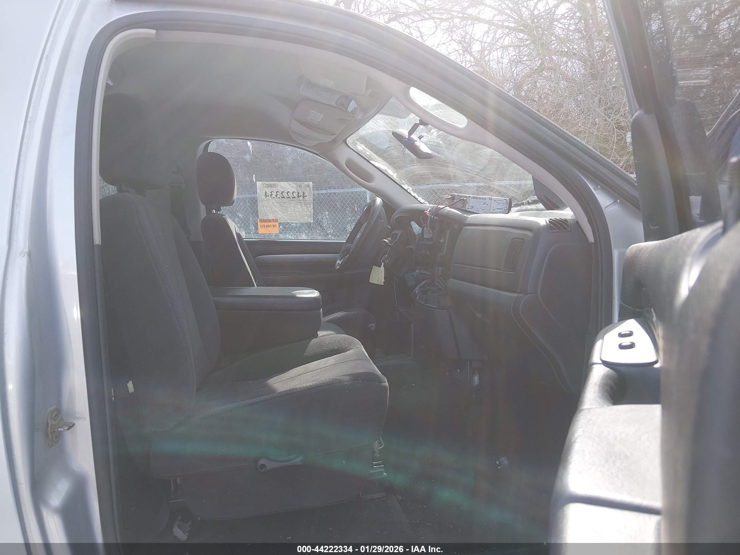 DODGE RAM image 5