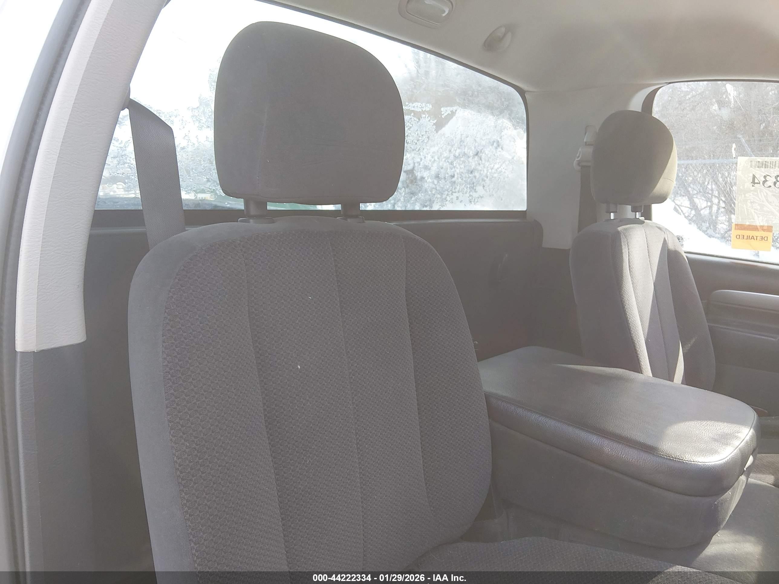 DODGE RAM image 8