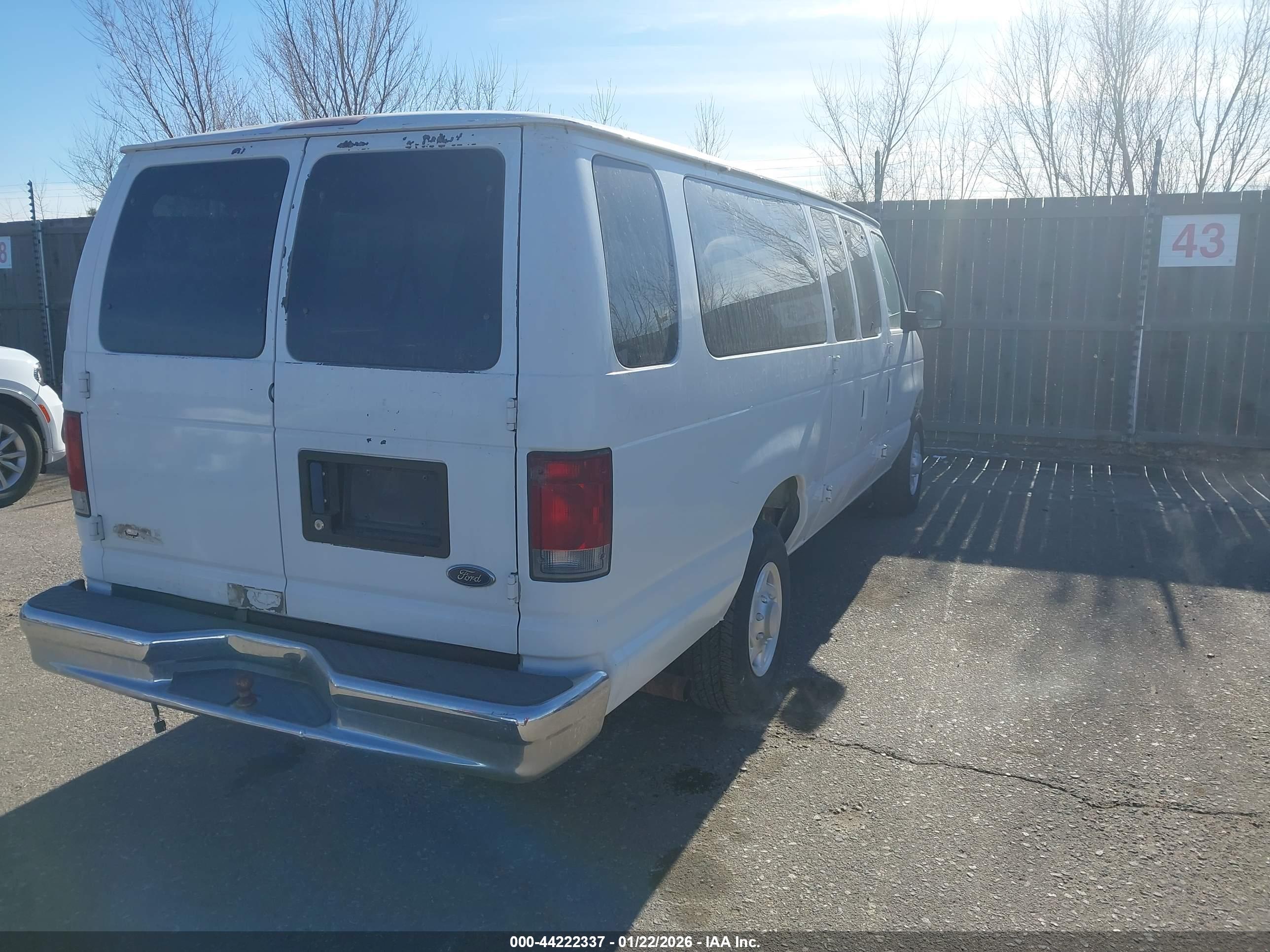FORD E-350 image 4