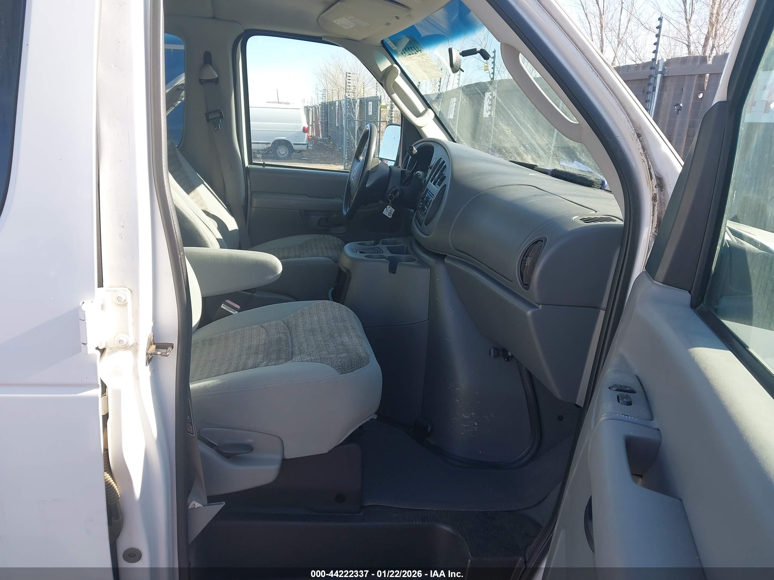 FORD E-350 image 5