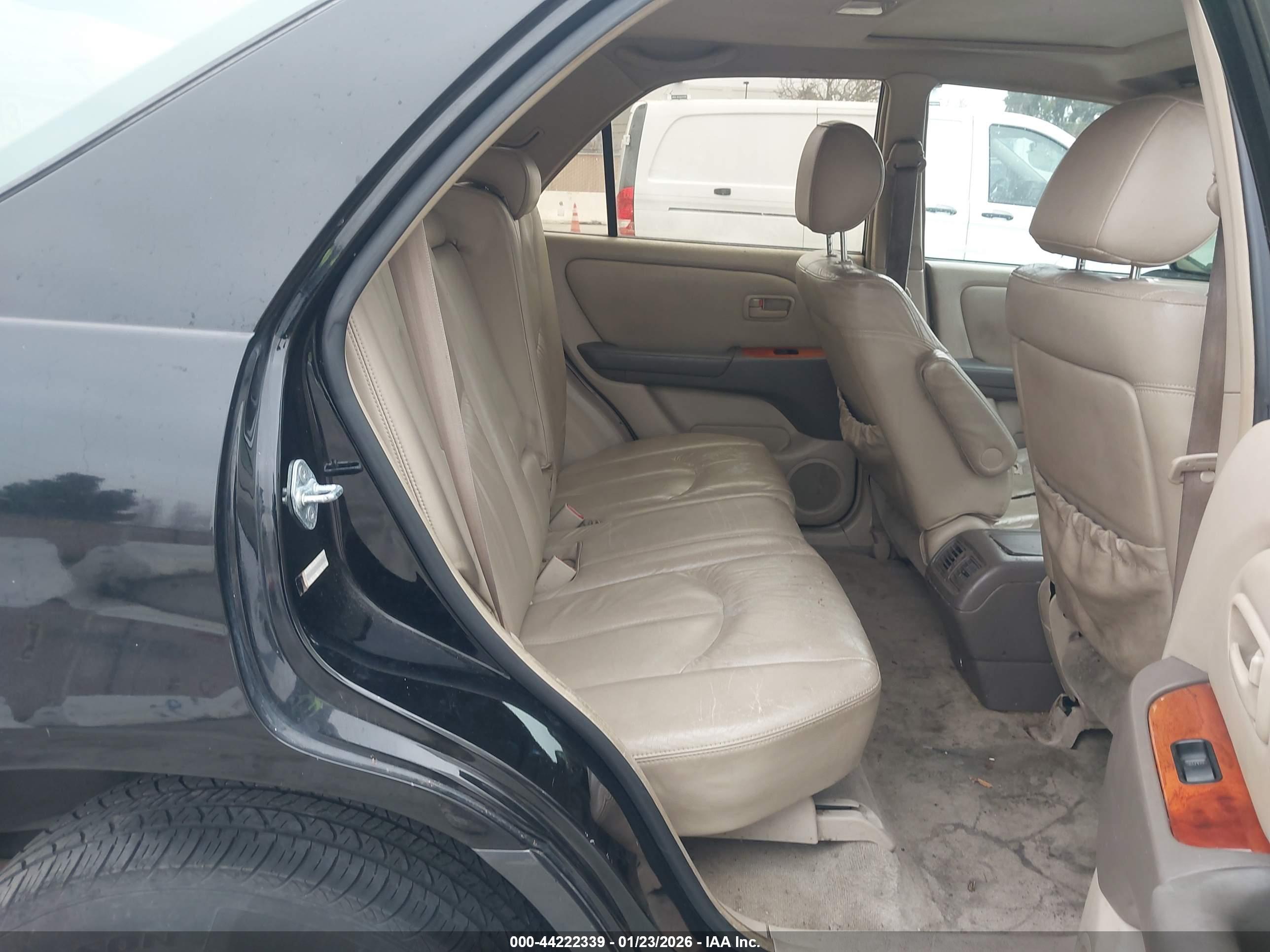 LEXUS RX image 8