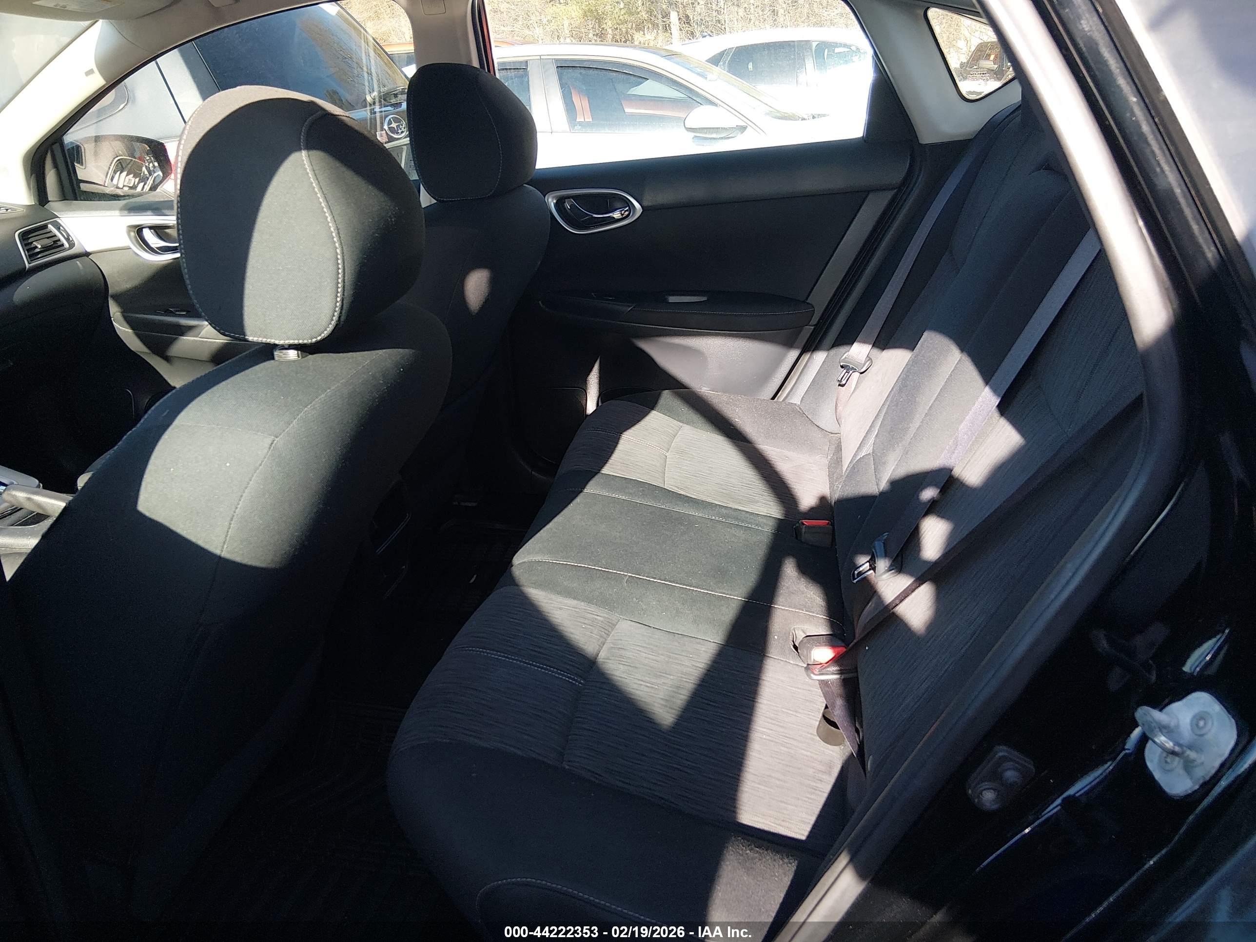 NISSAN SENTRA image 8