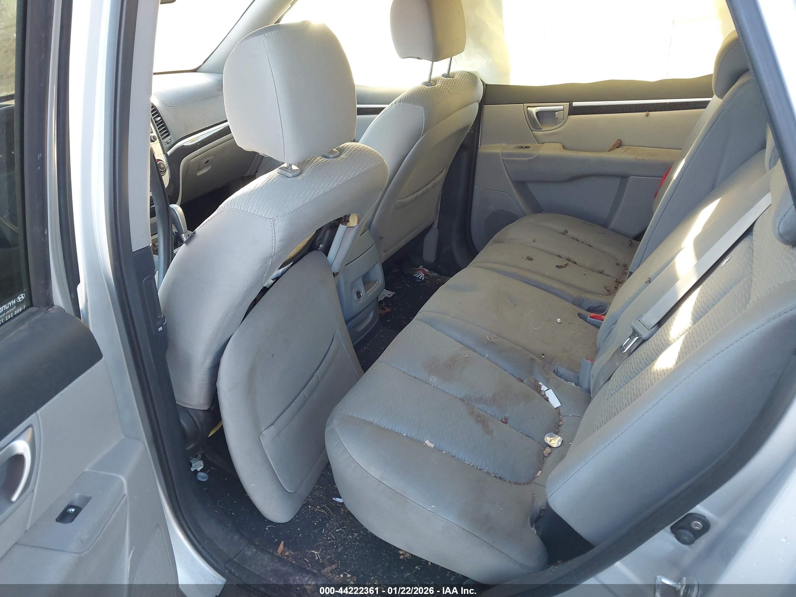 HYUNDAI SANTA image 8