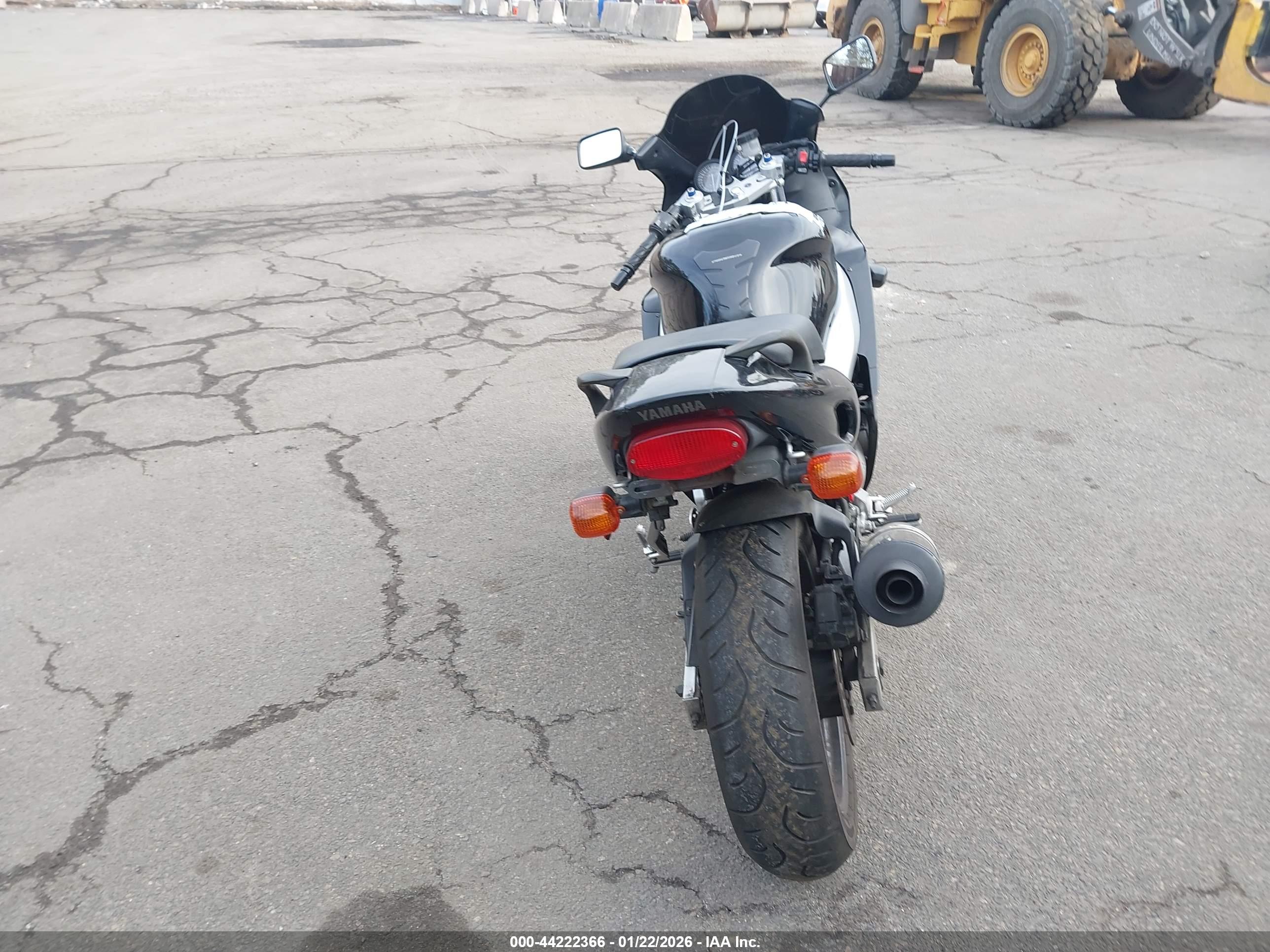 YAMAHA YZF600 image 6