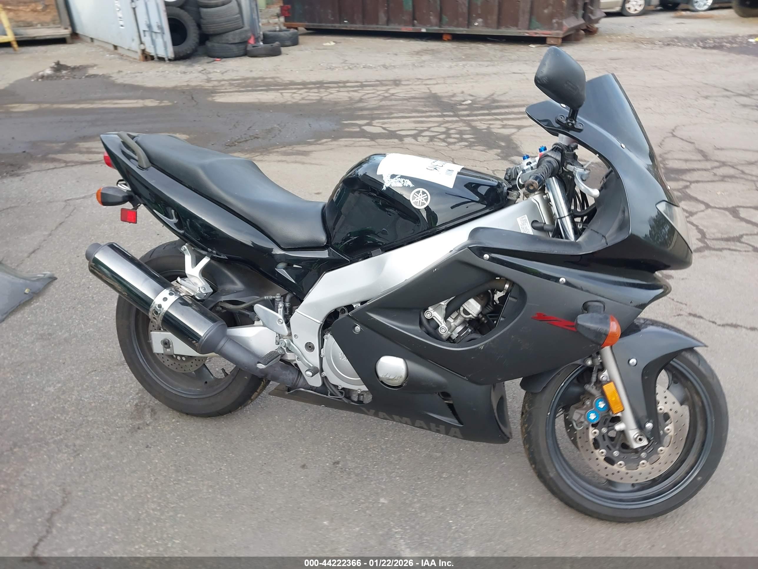 YAMAHA YZF600 image 8