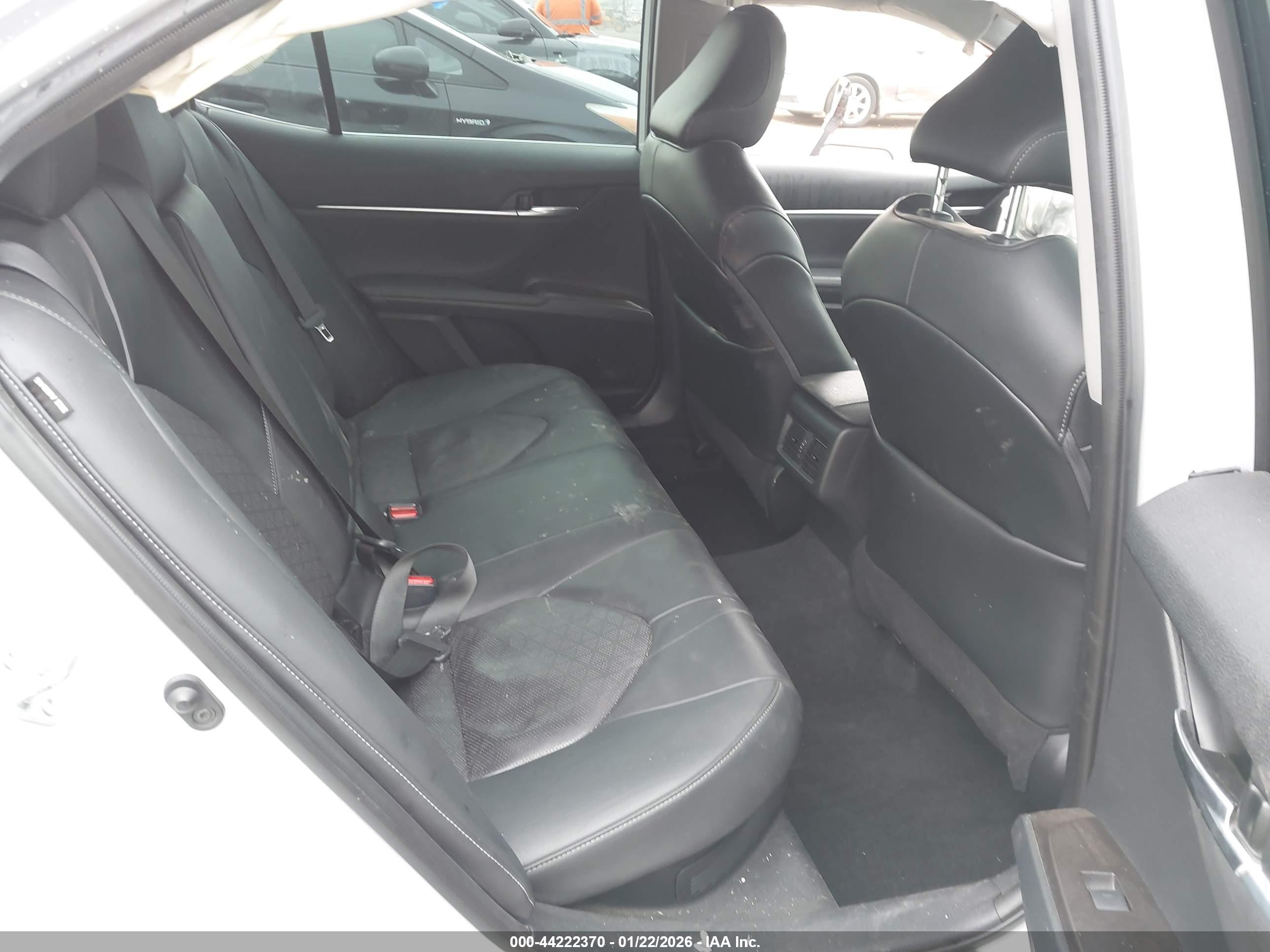 TOYOTA CAMRY image 8