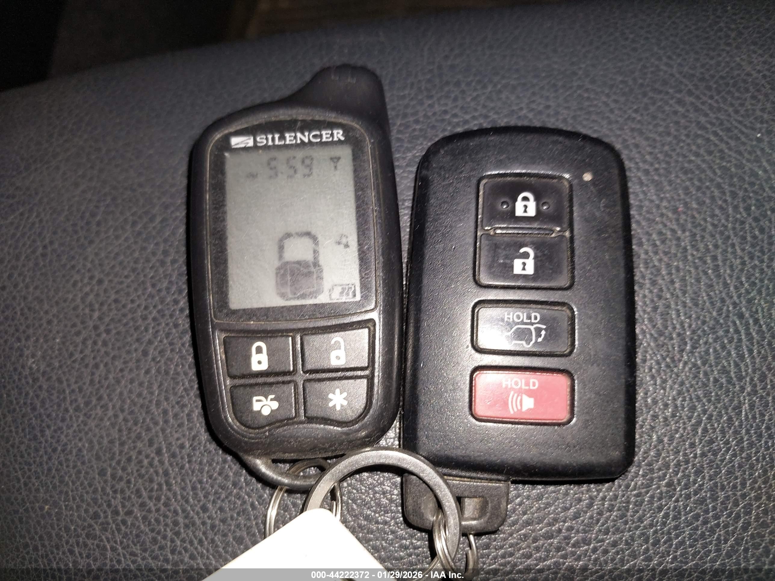 TOYOTA RAV4 image 11