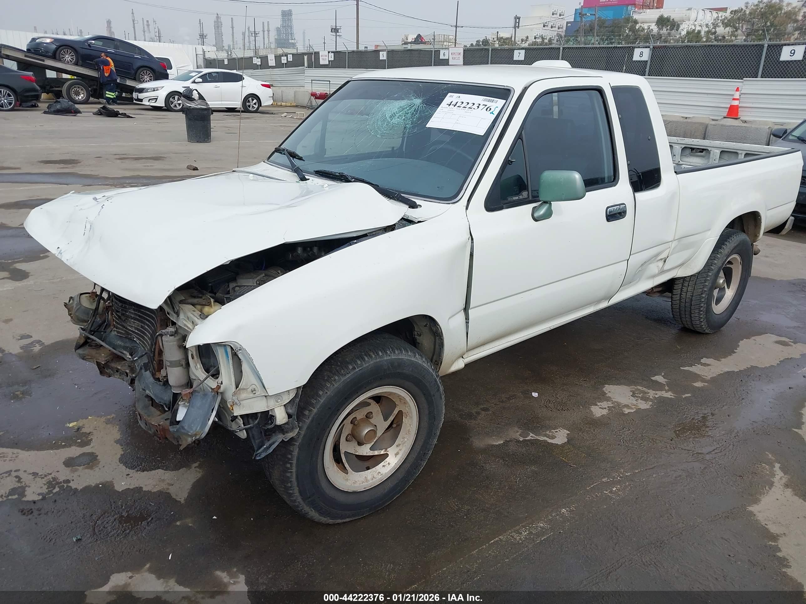TOYOTA PICKUP image 2