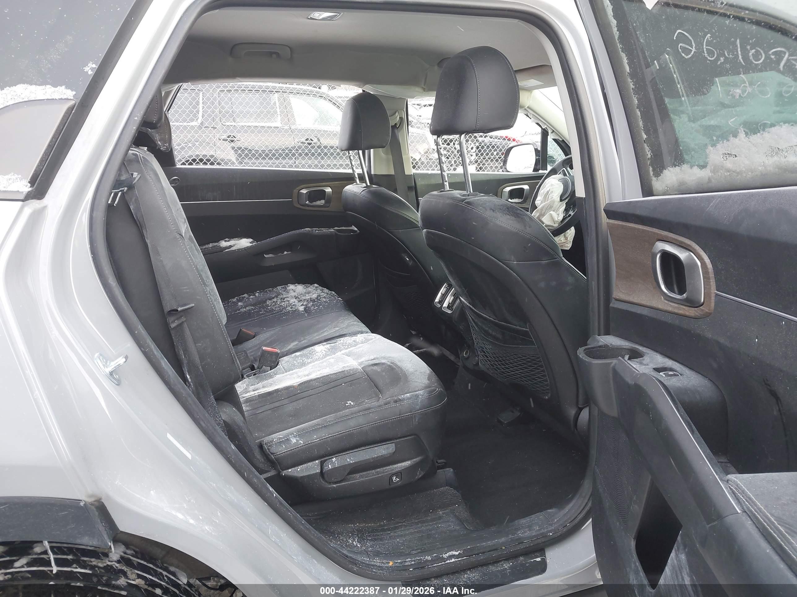 KIA SORENTO image 8