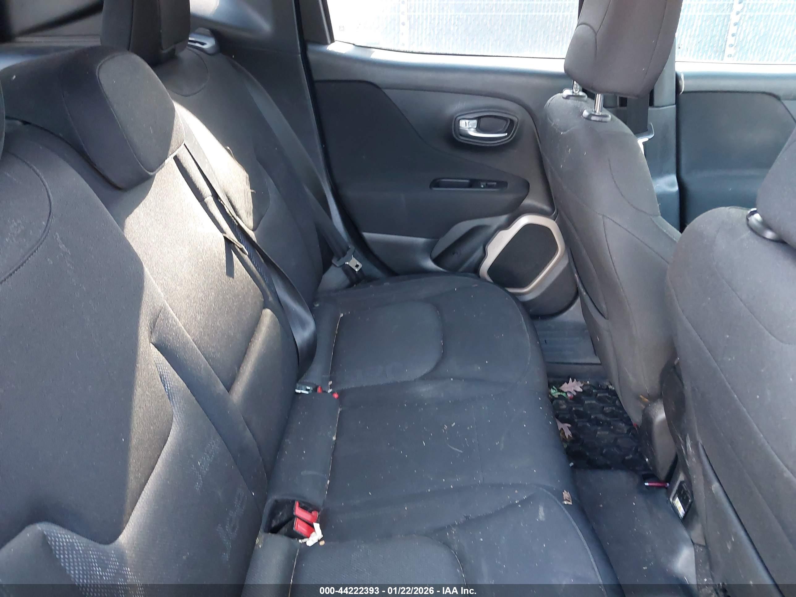 JEEP RENEGADE image 8