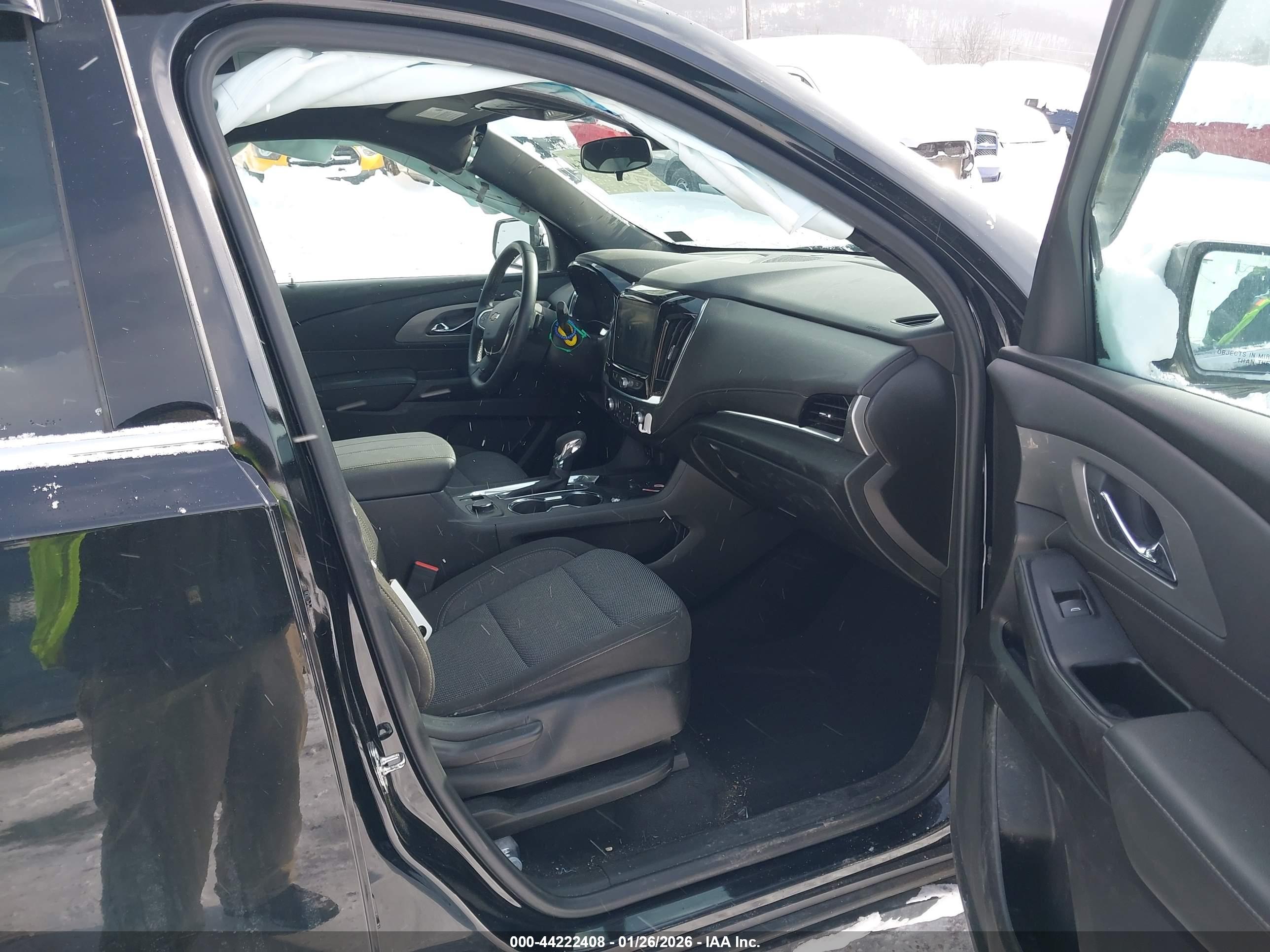 CHEVROLET TRAVERSE image 5