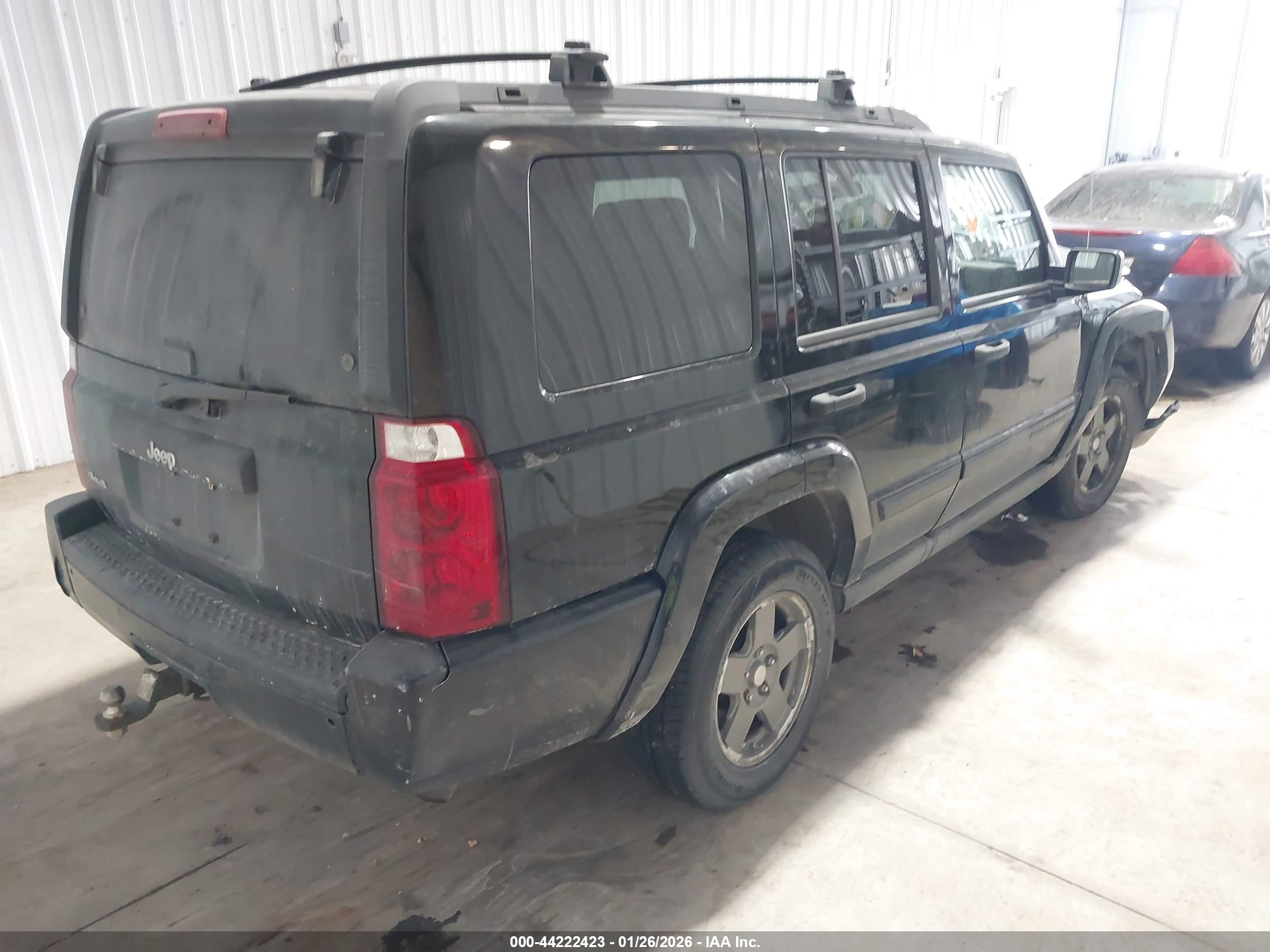 JEEP COMMANDER image 4