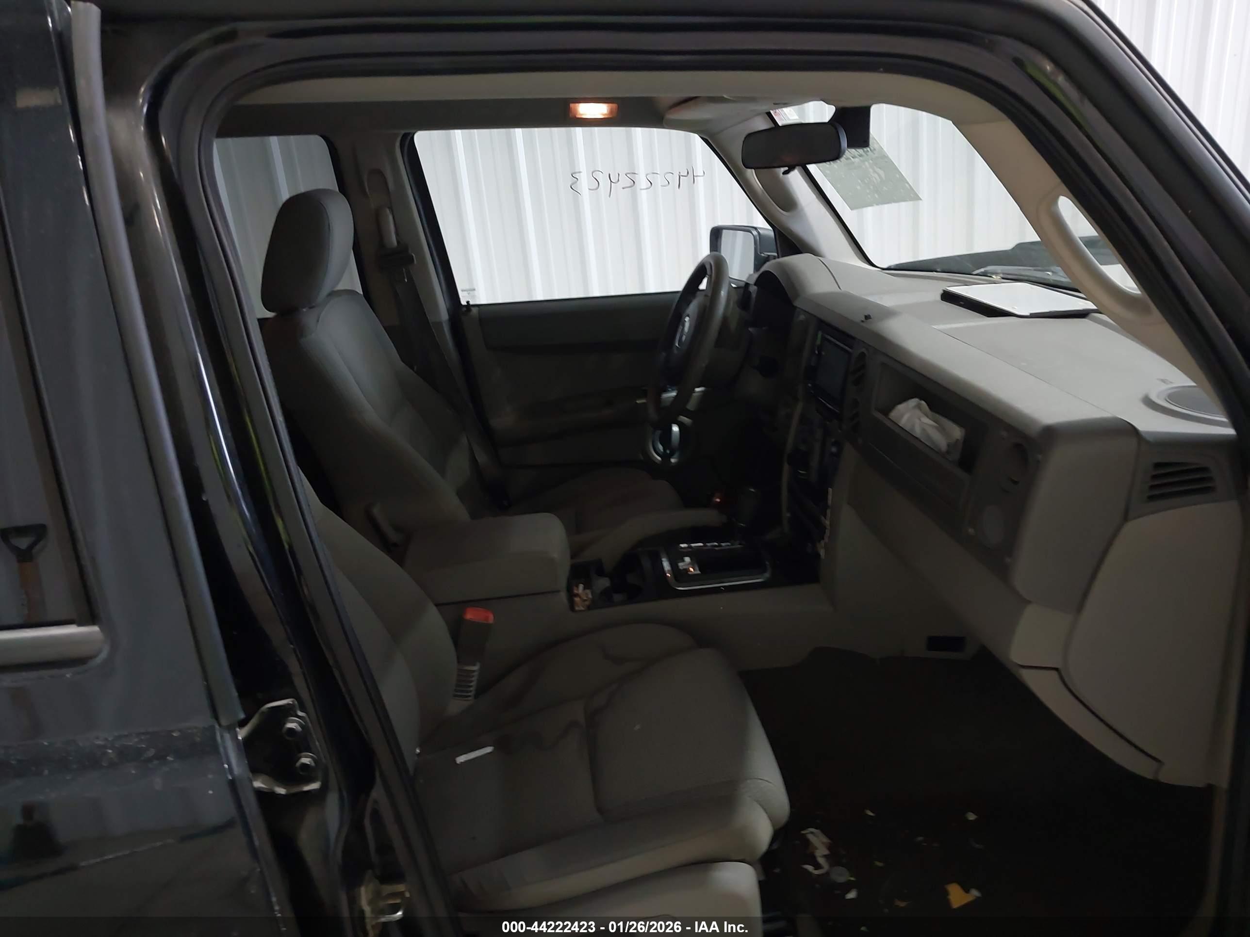 JEEP COMMANDER image 5