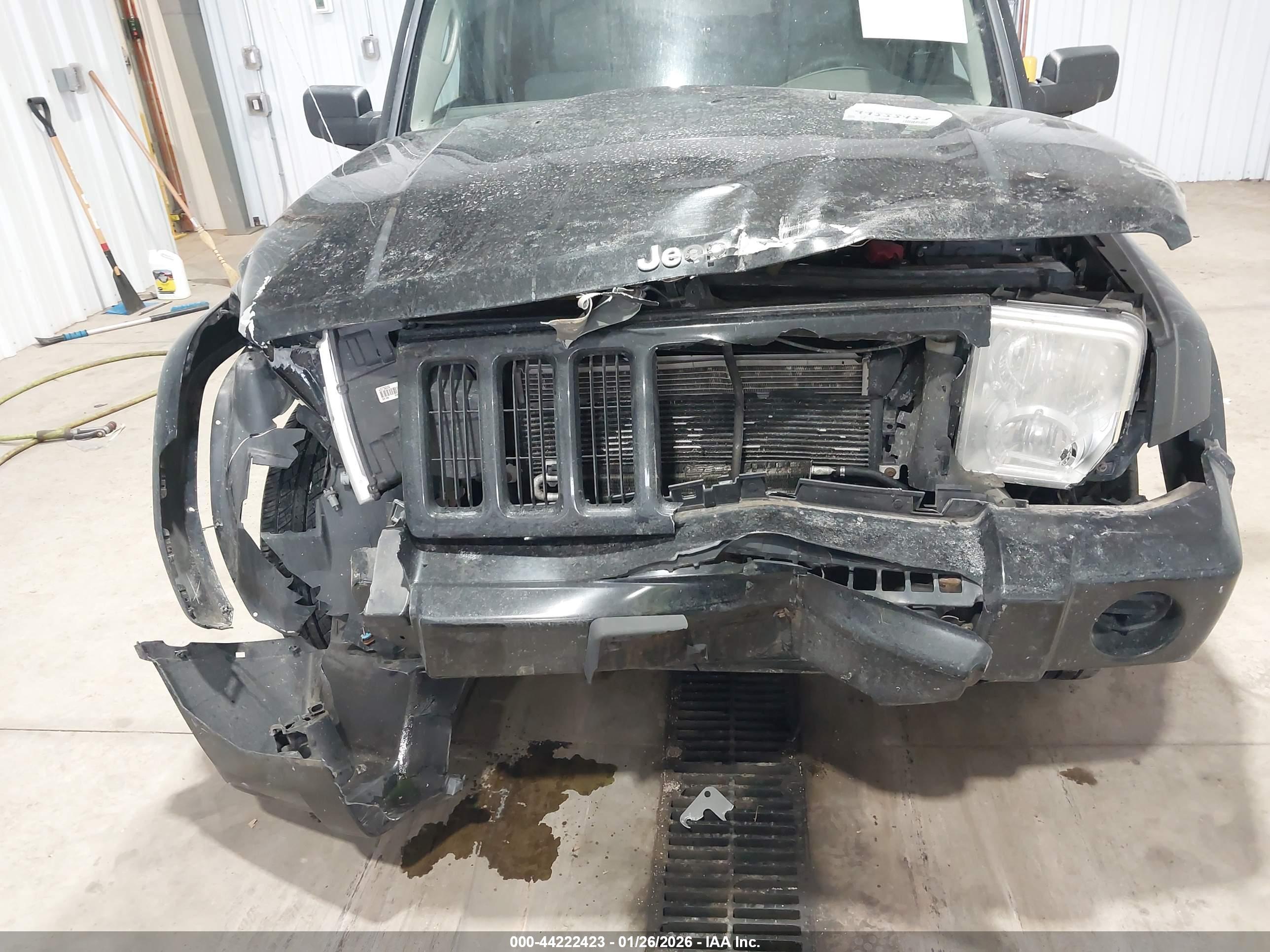 JEEP COMMANDER image 6