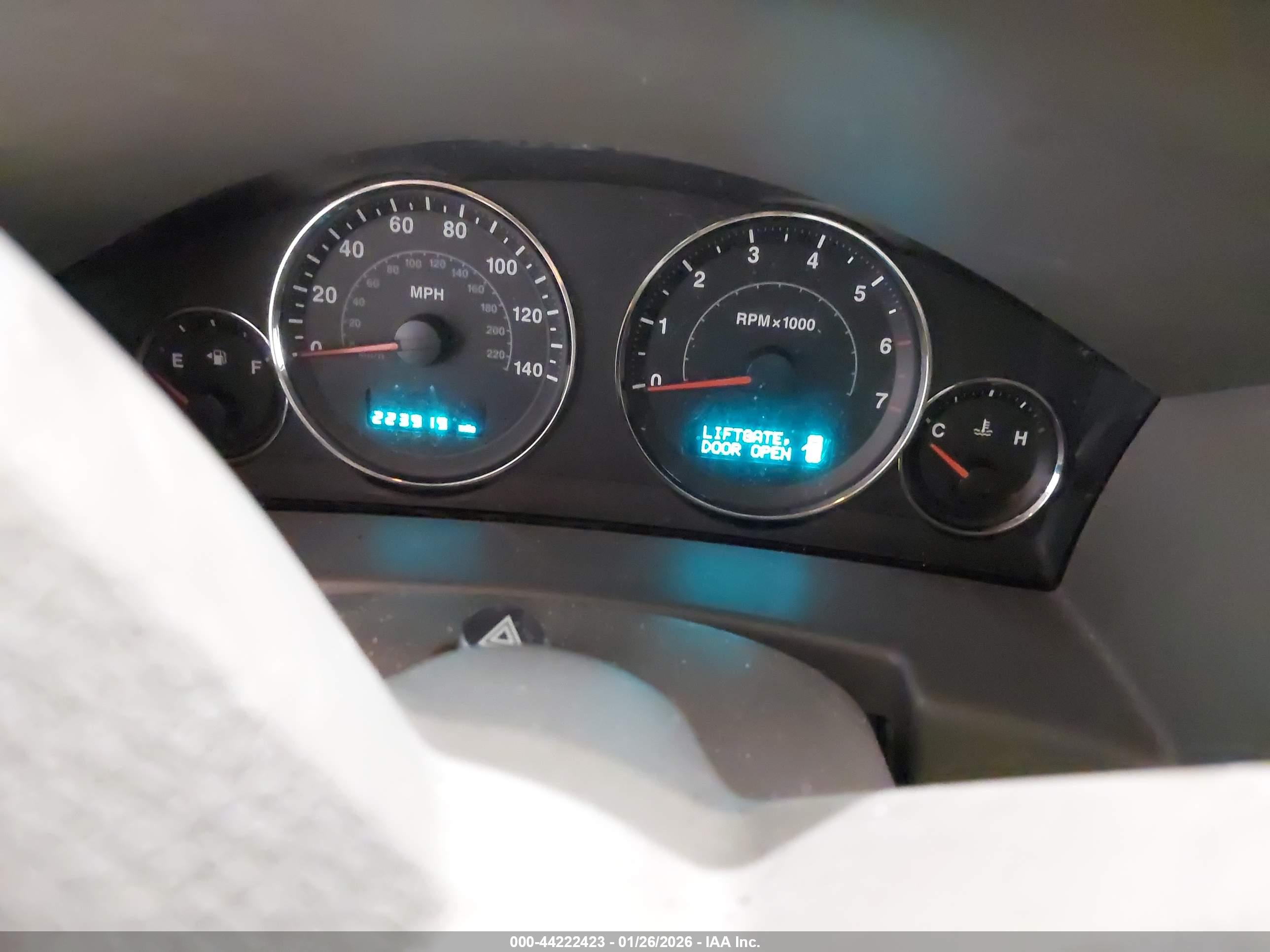 JEEP COMMANDER image 7