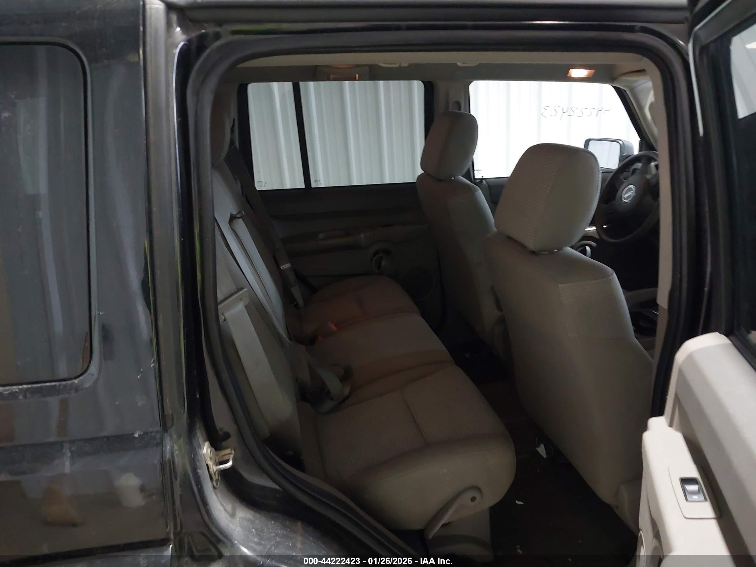JEEP COMMANDER image 8