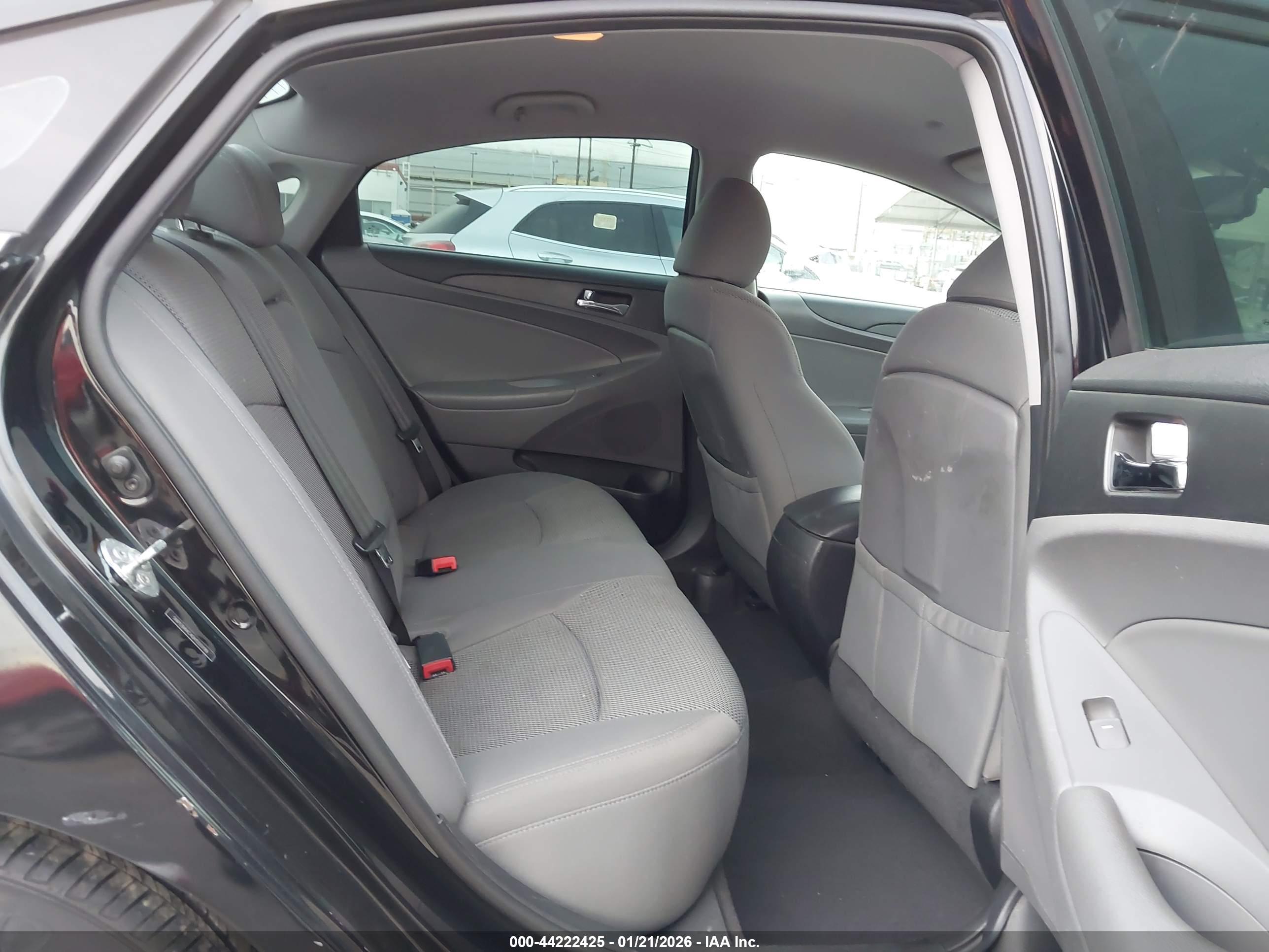 HYUNDAI SONATA image 8