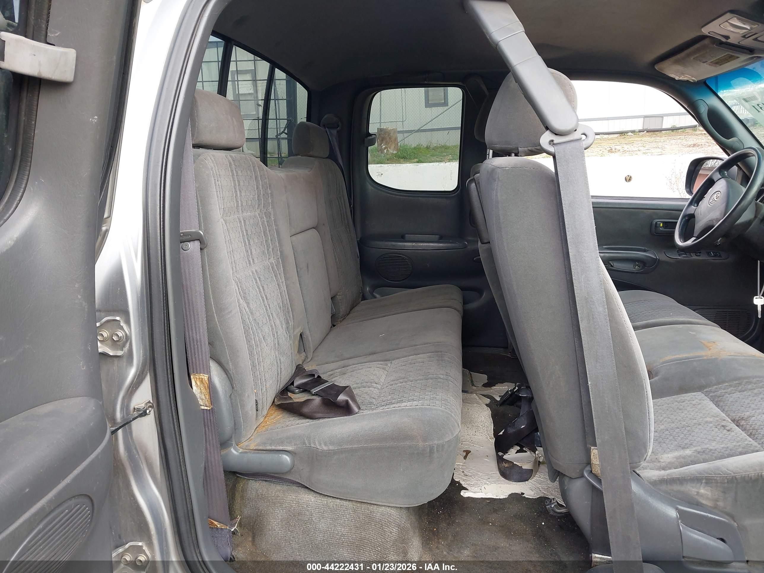 TOYOTA TUNDRA image 8