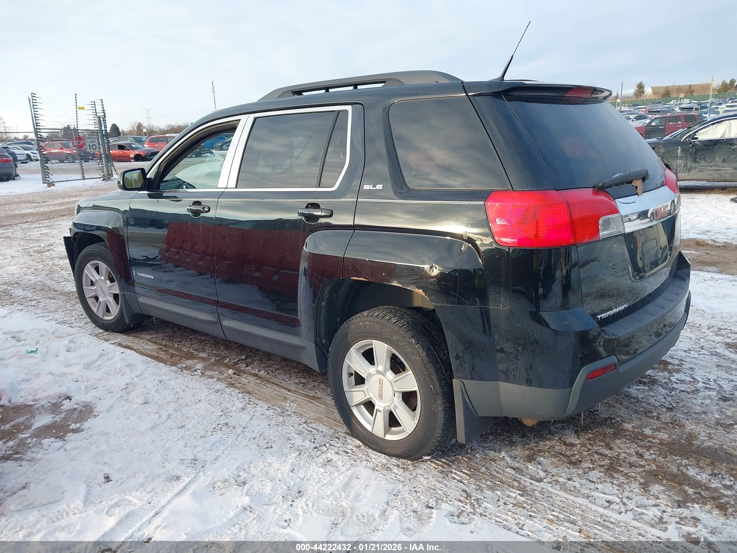 GMC TERRAIN image 3