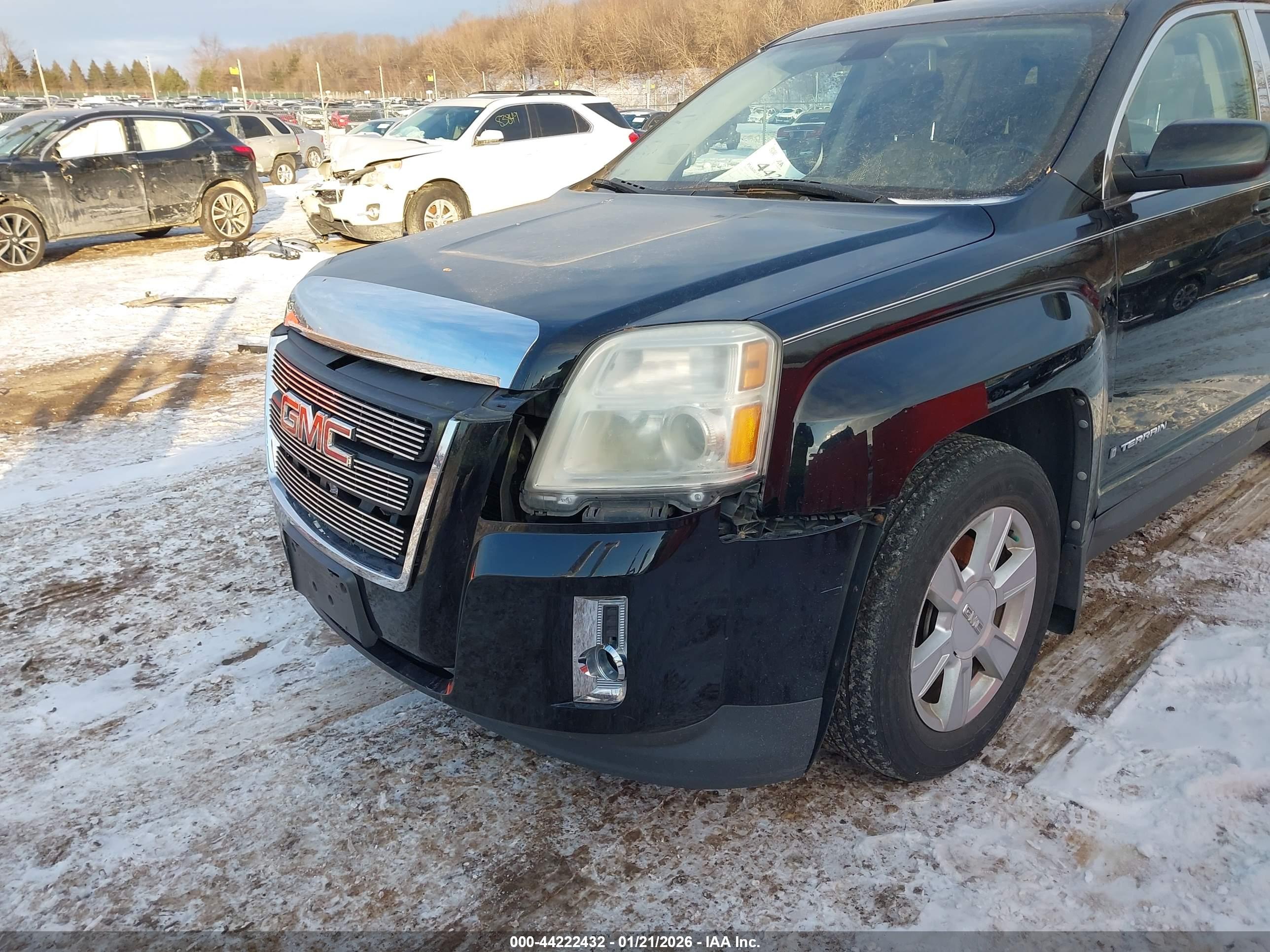 GMC TERRAIN image 6