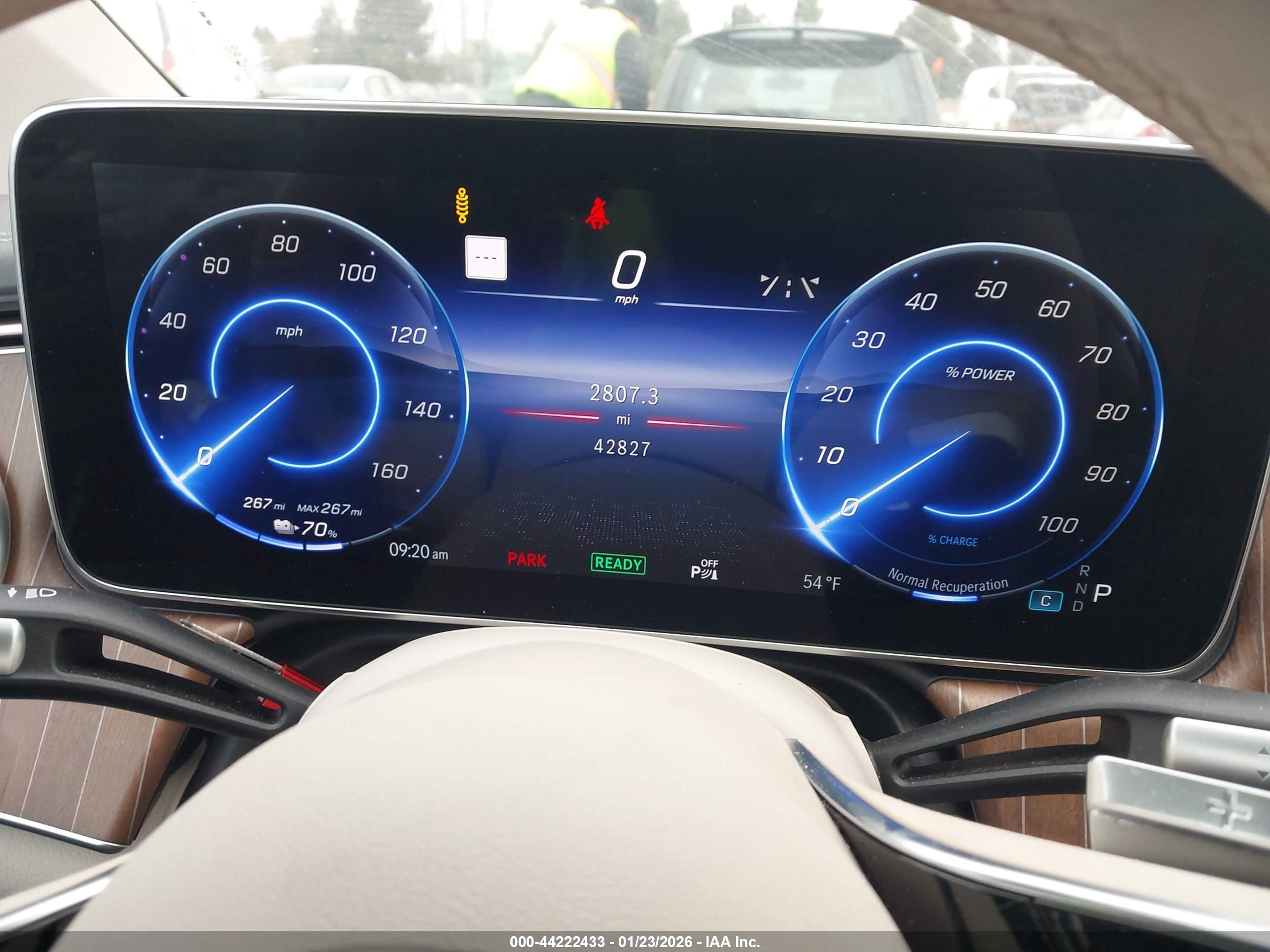 MERCEDES-BENZ EQS image 7