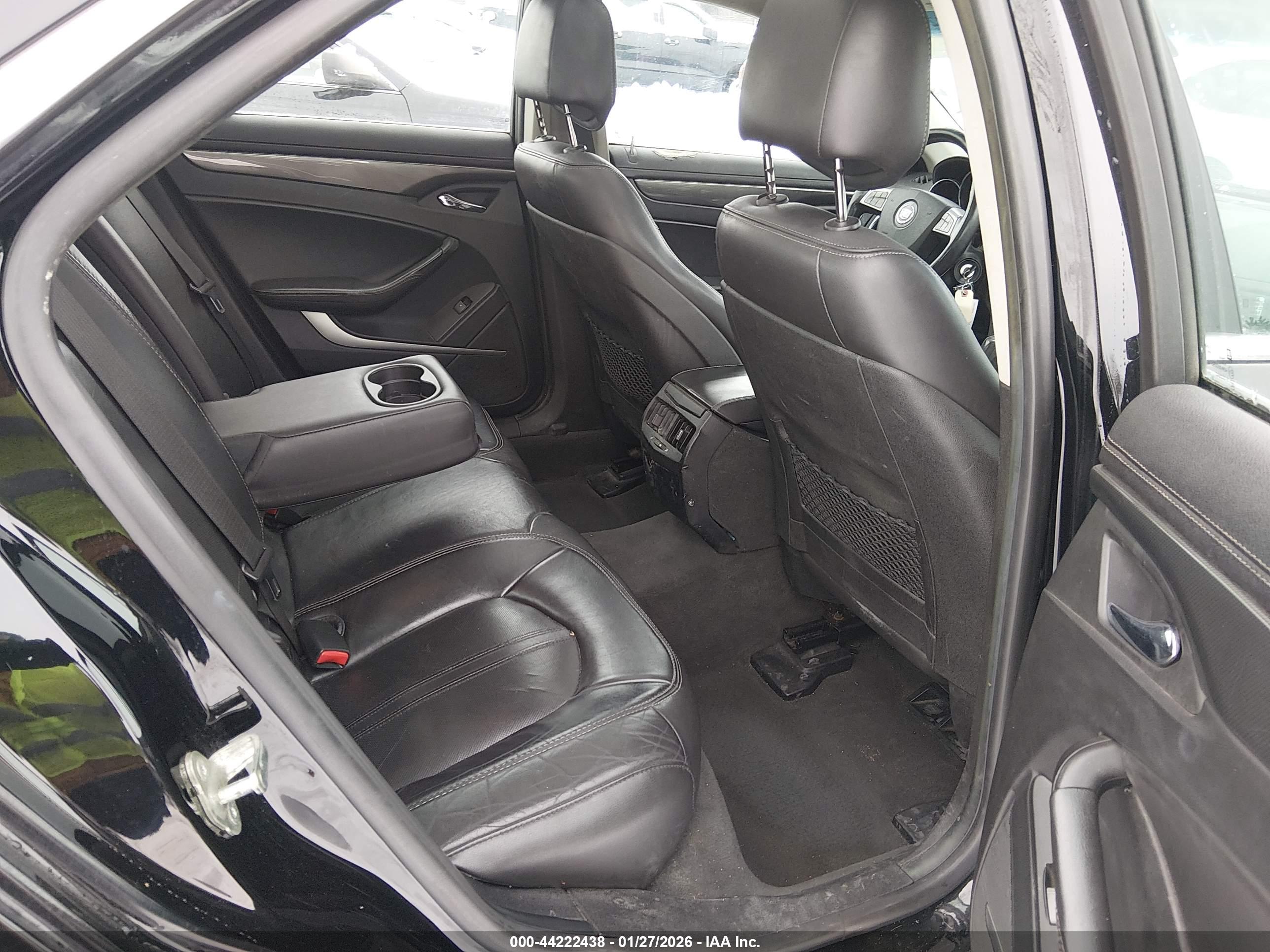 CADILLAC CTS image 8